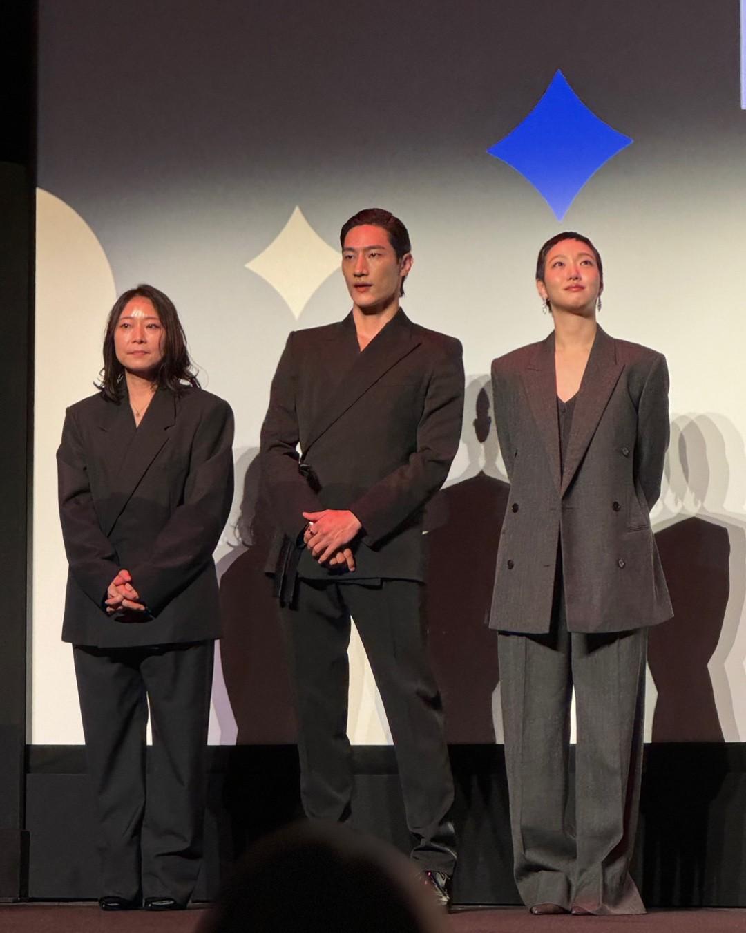 金高銀、盧相鉉亦有出席《大都市的愛情法》的座談會,與影迷分享拍攝趣事。