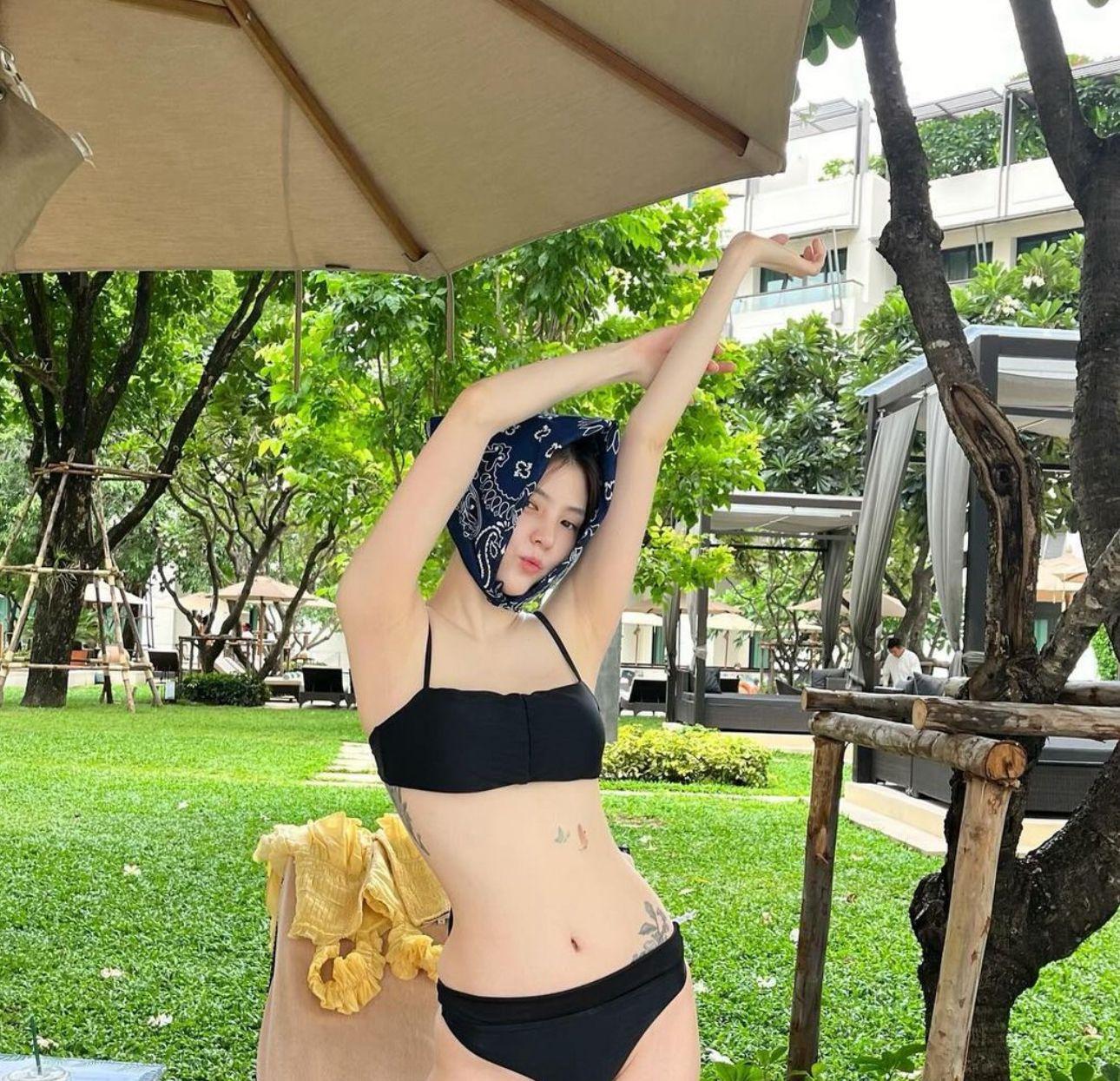 韓韶禧近日分享性感靚相。