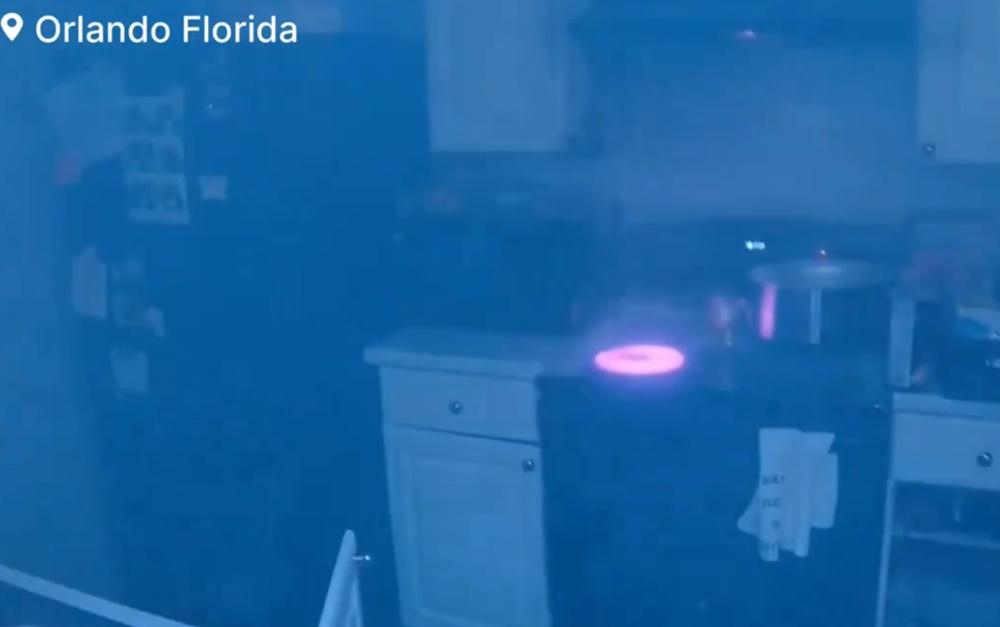 鏡頭沒有再看到火苗竄出,燒紅的電爐也沒再冒出大火。(X)