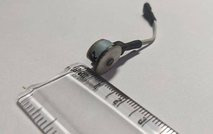 超小型吸塵器最短軸長度尺寸僅0.65厘米。(X)