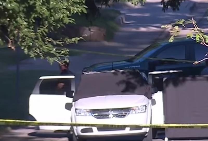 該親戚在數小時後想起此事,飛奔回車上時,女童在車內已經沒有呼吸。(X)