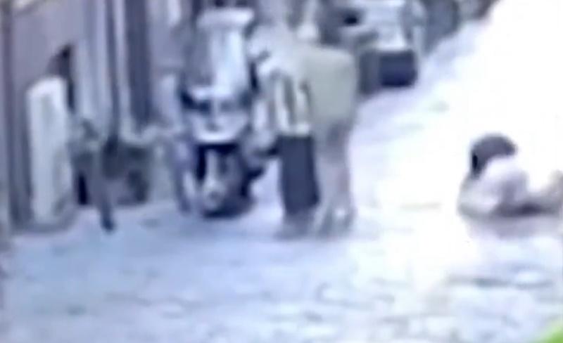 Chiara當場倒地不起。(X)