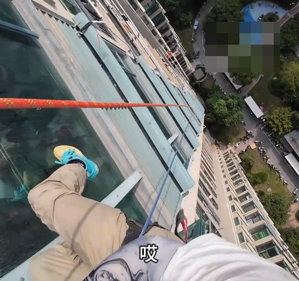 代先生稱他幾次大喊制止,孩子都沒有停止玩耍。(微博)