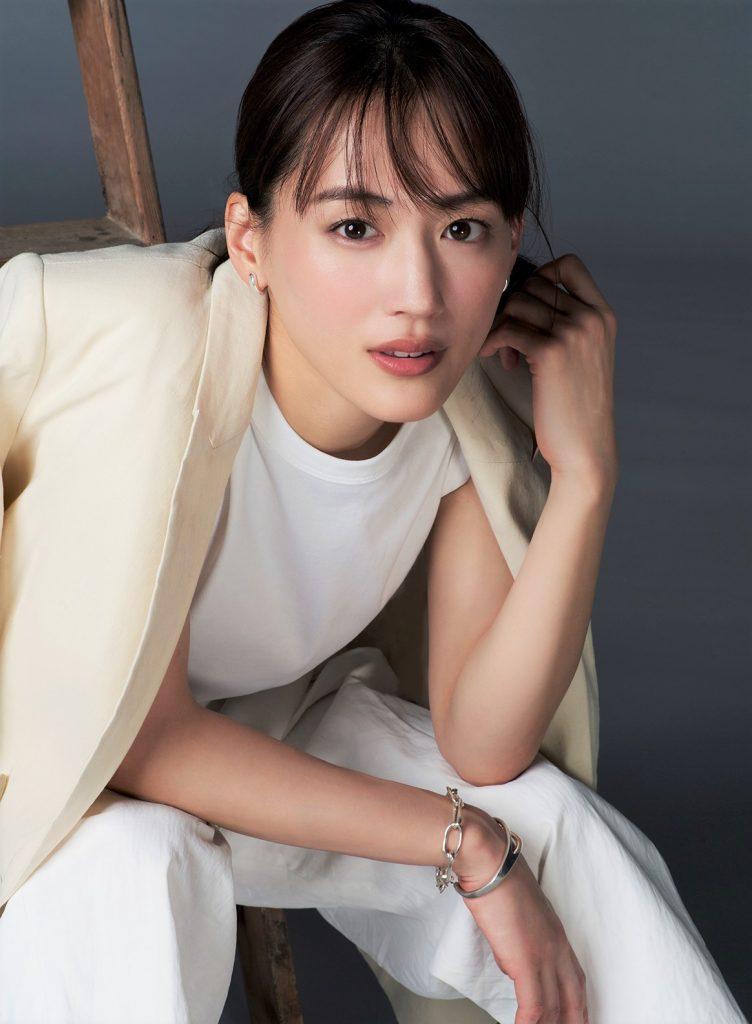 綾瀨遙驚爆秘戀人氣男團SixTONES混血成員Jesse。