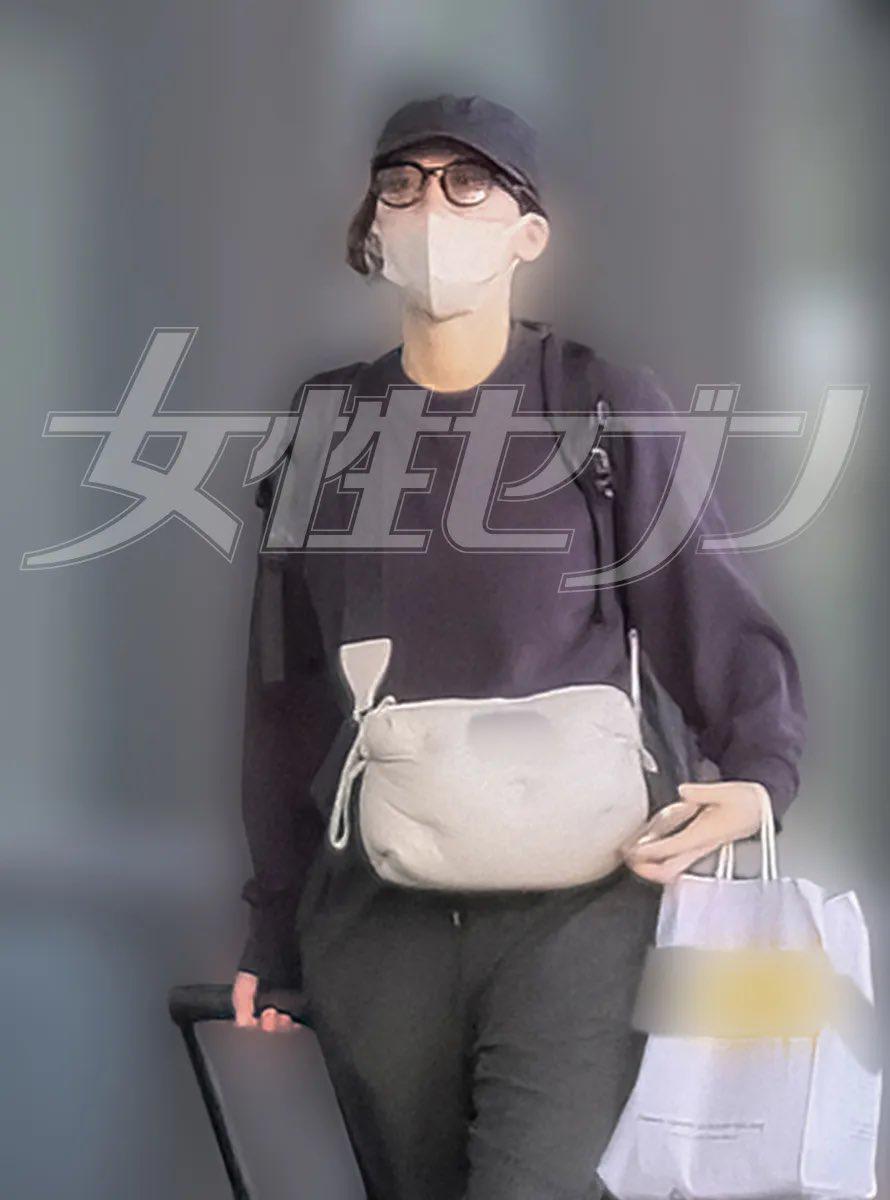 綾瀨遙撻着年下男Jesse,兩人日前飛往拉斯維加斯預支蜜月。