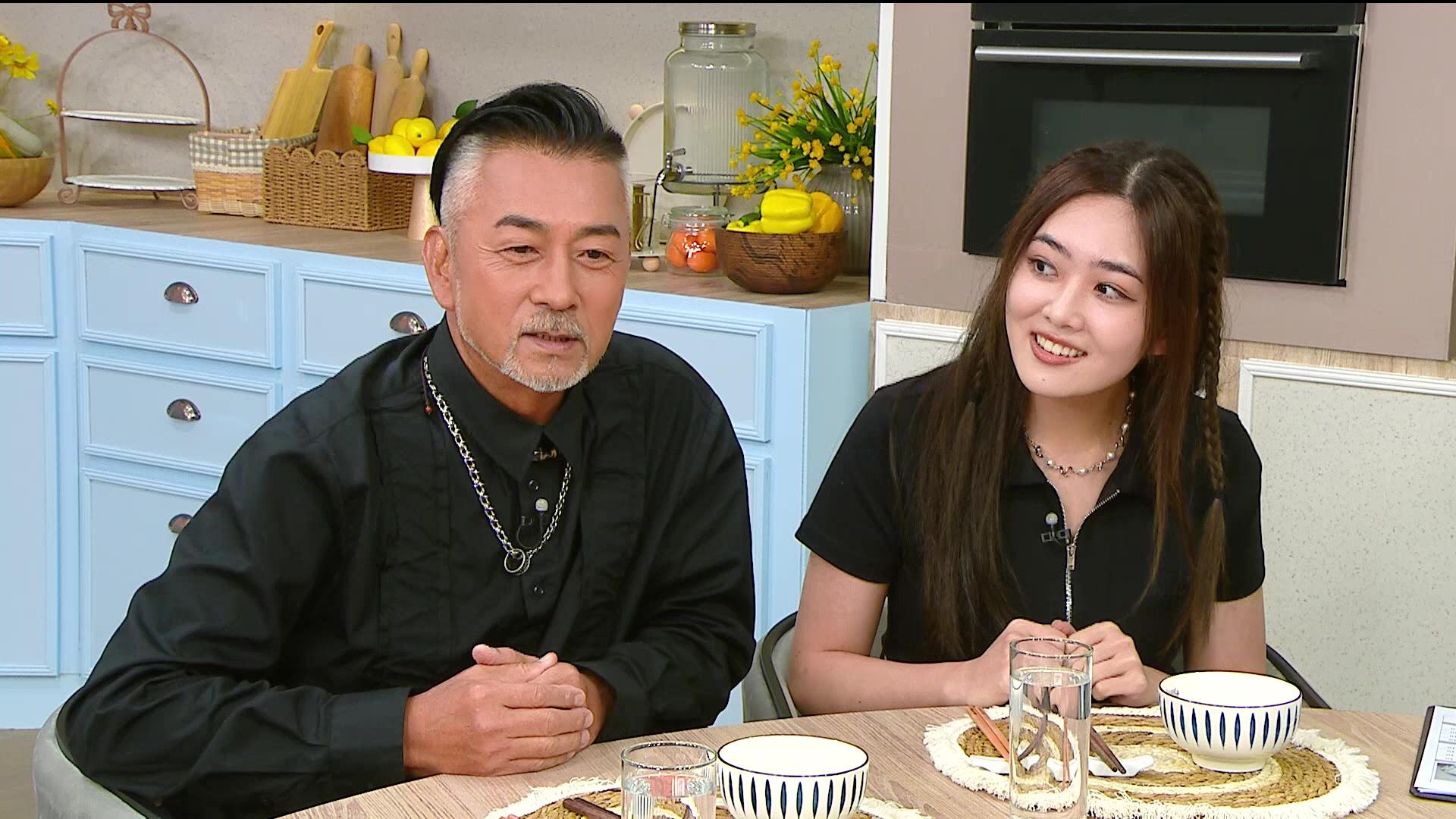 林迪安笑言自己係「畀動作耽誤咗嘅廚師嚟」,細細個就開始下廚嘅佢,仲相當精打細算。