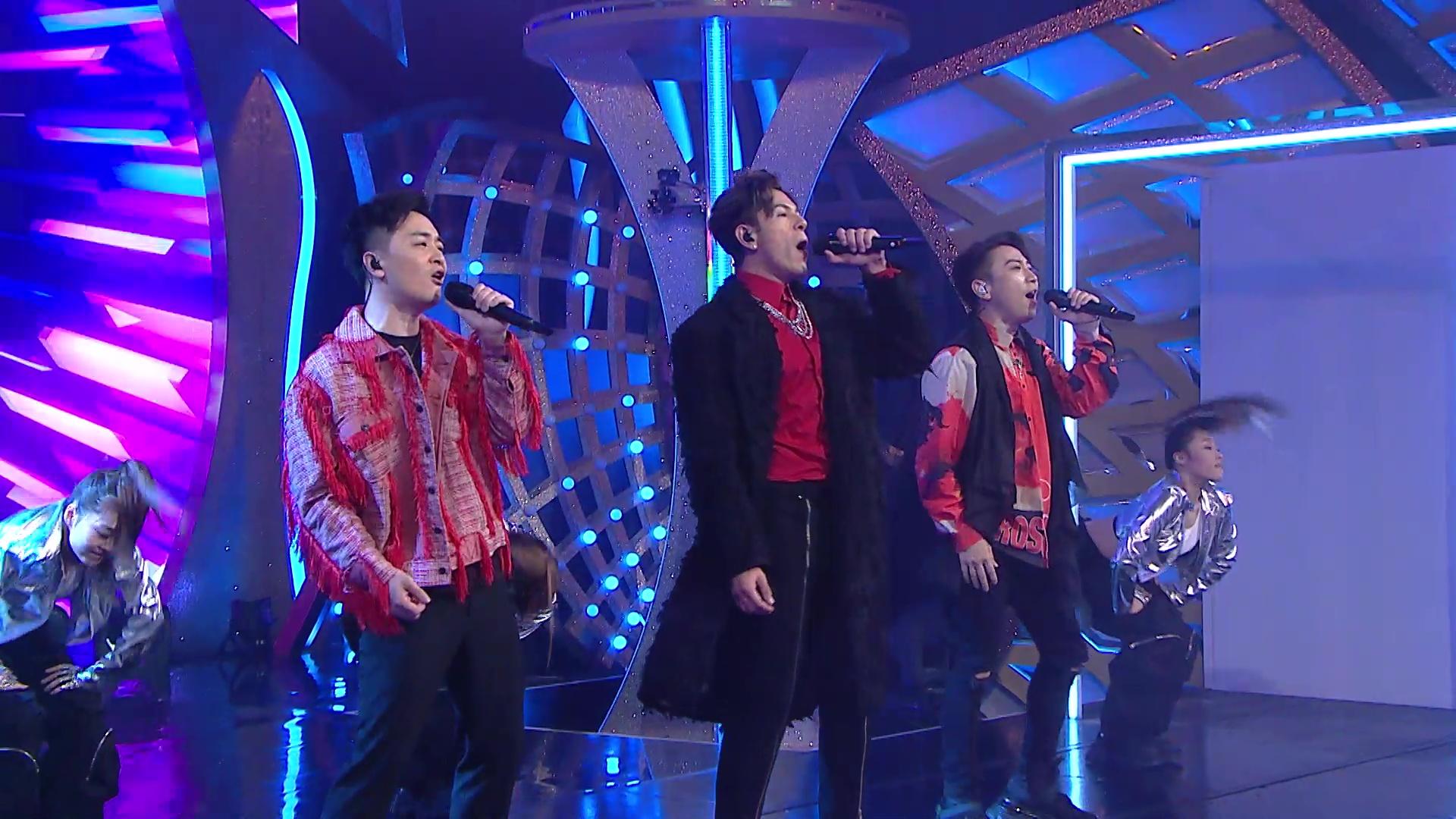 古淖文、譚輝智及顏米羔等,打頭陣表演為《中聲3》揭開序幕。