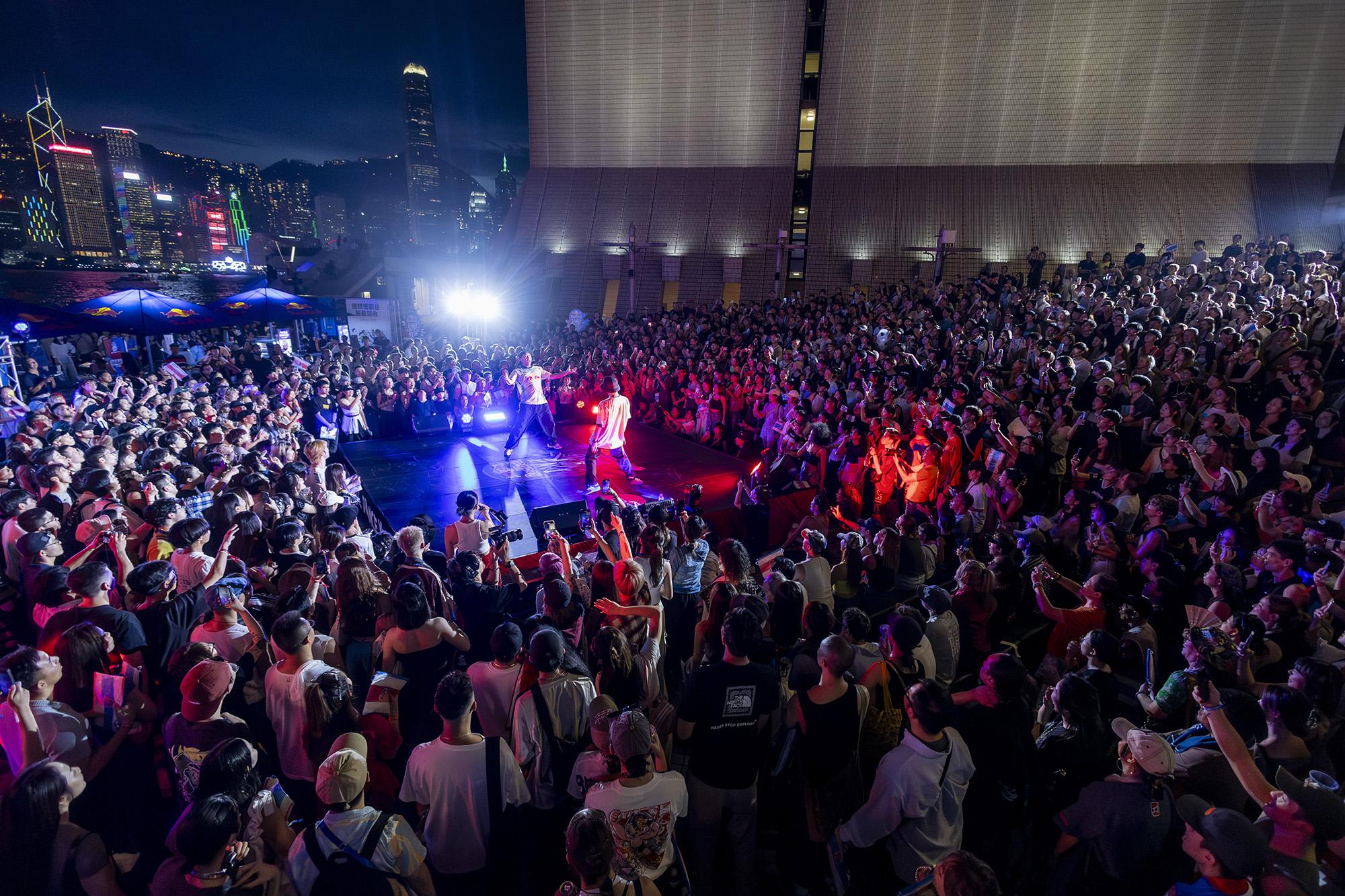 第二屆Red Bull Dance Your Style香港總決賽於上周六(14日)舉行,吸引近二千名觀眾觀賽。