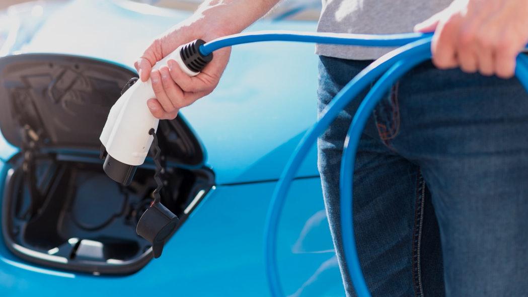 過去幾年,電動私家車佔香港新登記私家車的比率顯著上升,由2022年的逾兩成上升至現時約7成,即每10輛新登記私家車中有7輛為電動車,增速位世界前列。(謝展寰網誌圖片)