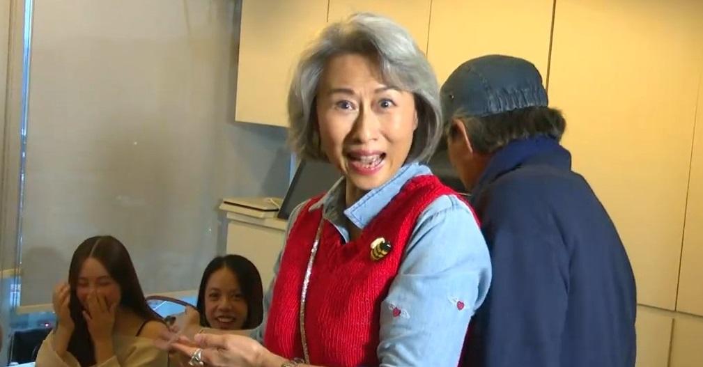 今日大會正式公開神秘嘉賓身份,她就是能歌善舞、一直致力提拔後輩的葉蒨文。