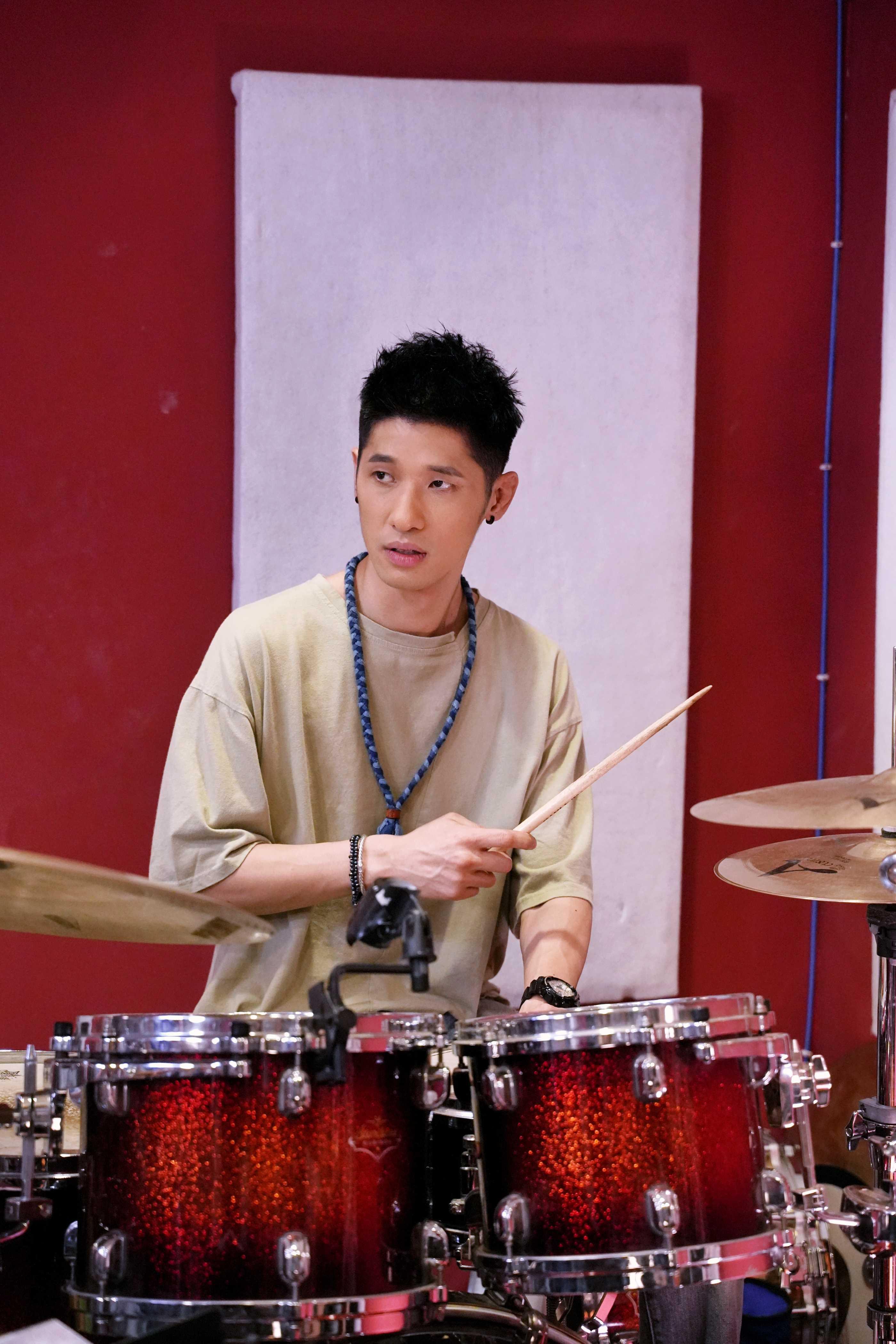 Nowhere Boys新歌MV扮鬧交爆笑料 主音Van為十月演唱會成功甩肉30磅