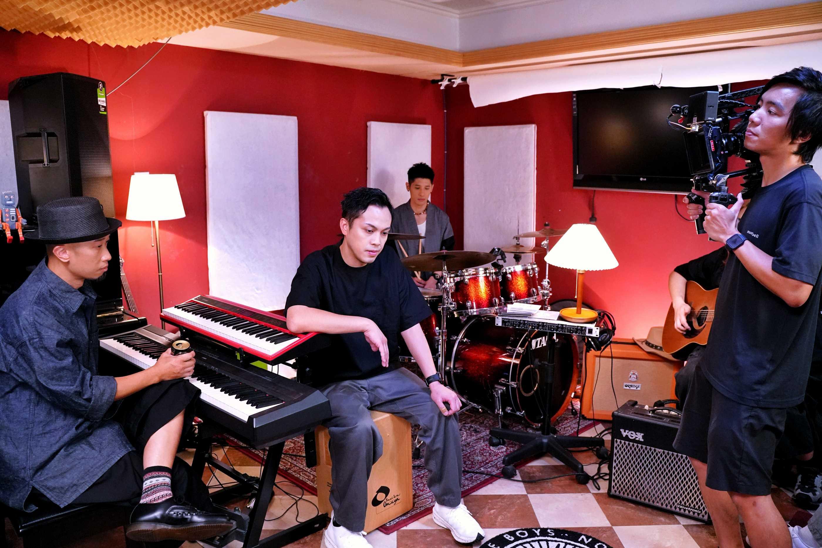 Nowhere Boys新歌MV扮鬧交爆笑料 主音Van為十月演唱會成功甩肉30磅