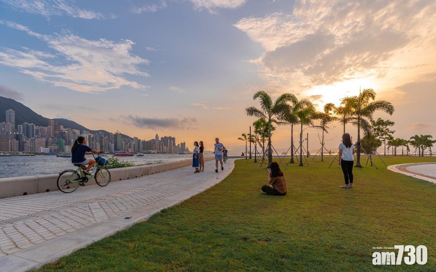 野餐好去處|西九海濱長廊同樣也可以看到海景+日落。(圖片來源:wikipedia)