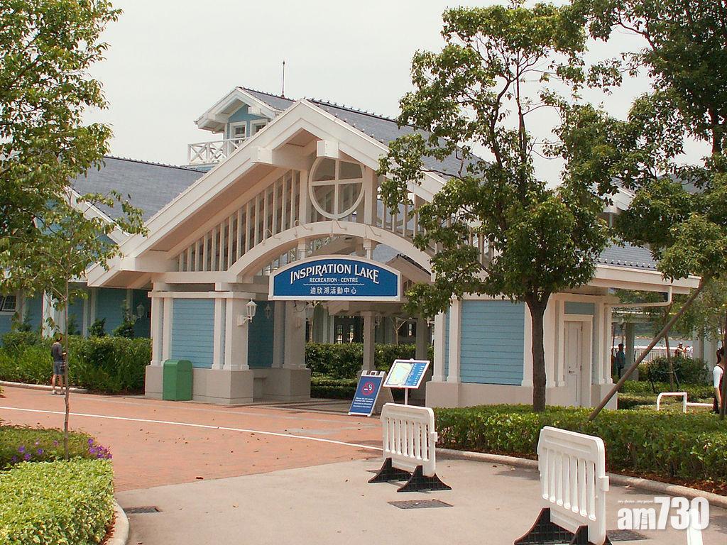 大家可以在迪欣湖活動中心內租借四人單車等設施。(圖片來源:wikipedia)