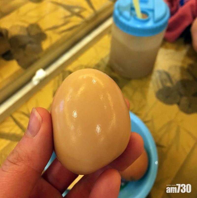 煙燻雞蛋呈淺啡色。