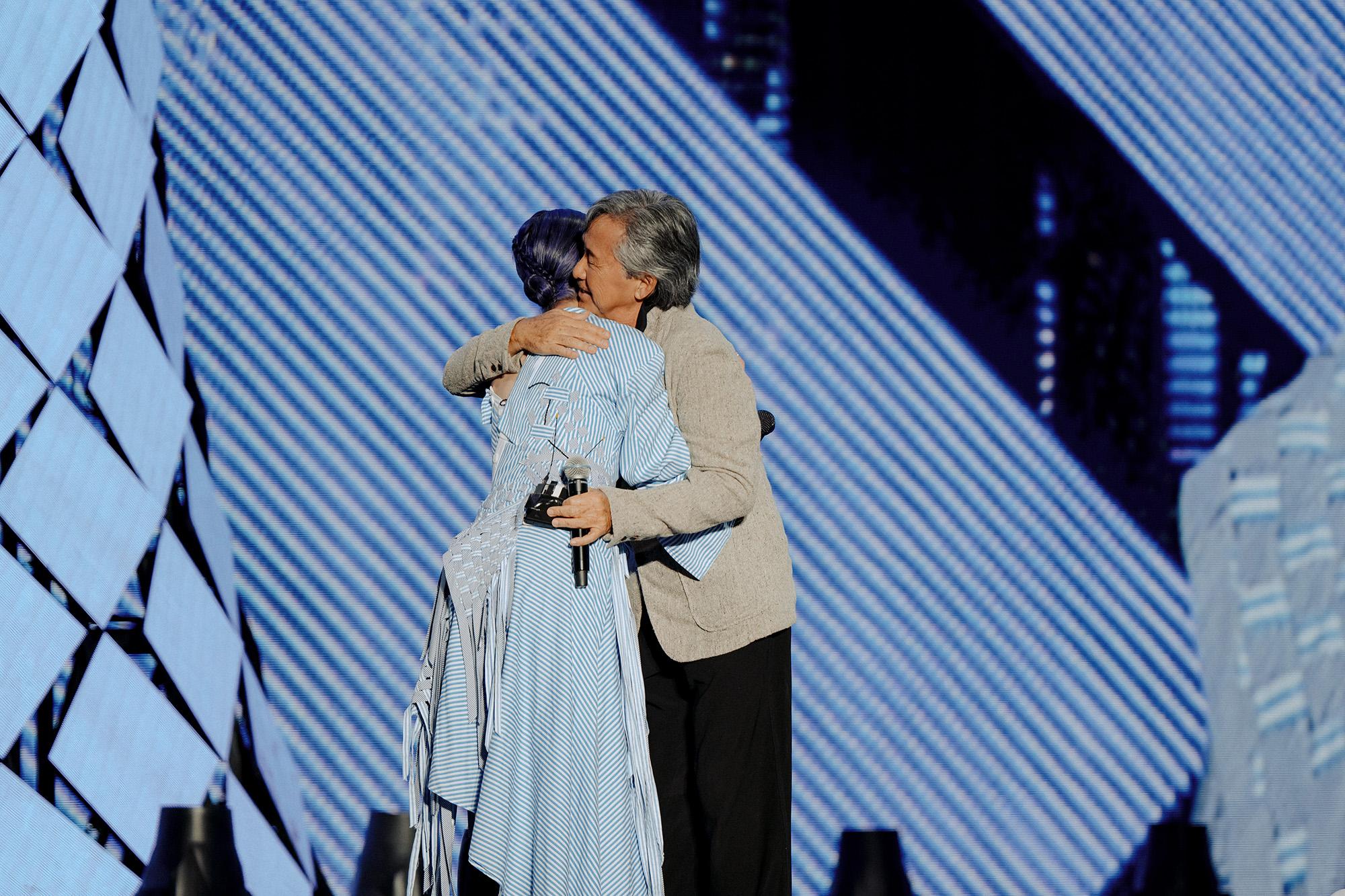 楊千嬅北京開騷邀林子祥、葉蒨文做嘉賓。