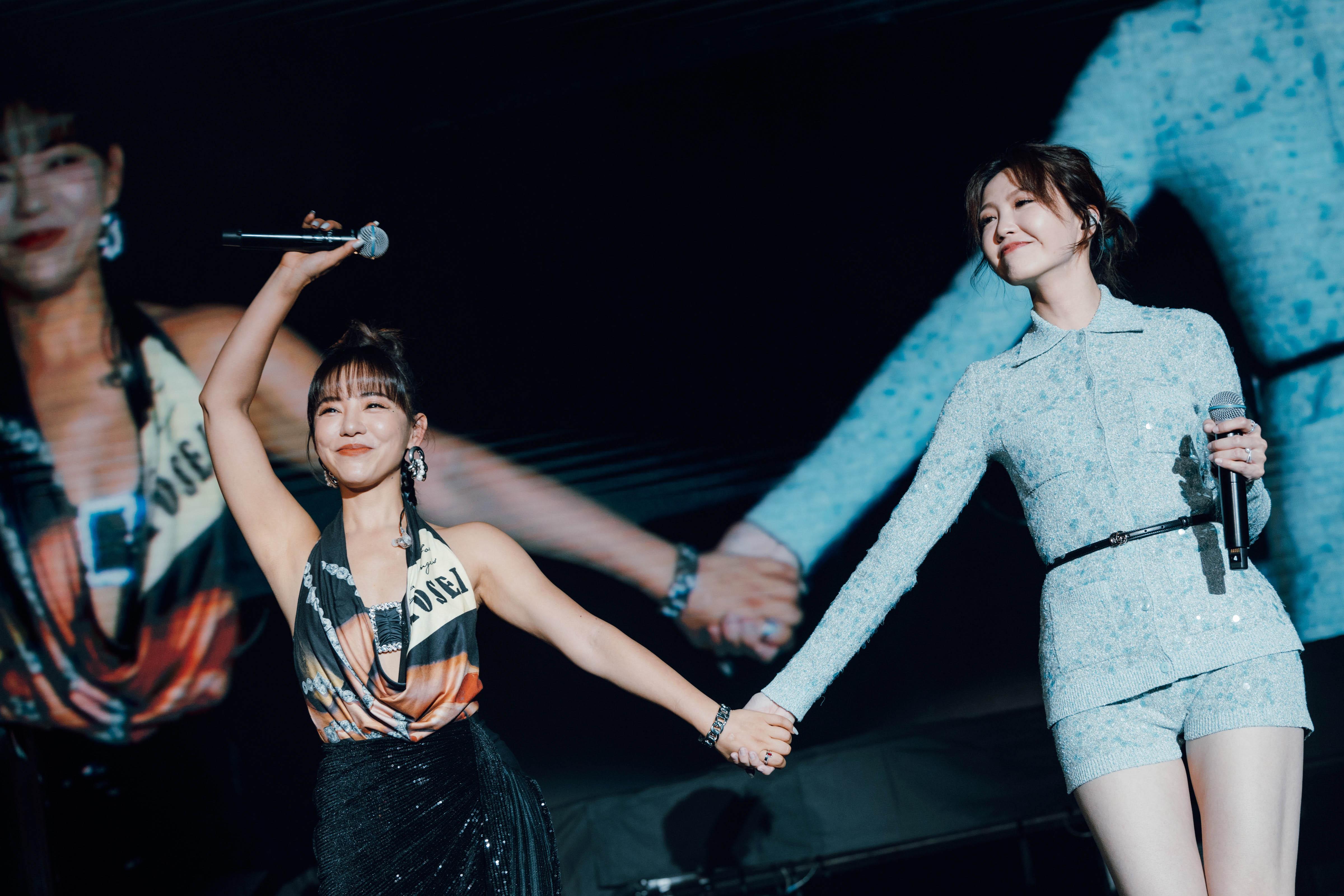 吳若希站台,與丁噹公開首唱《談戀愛》。