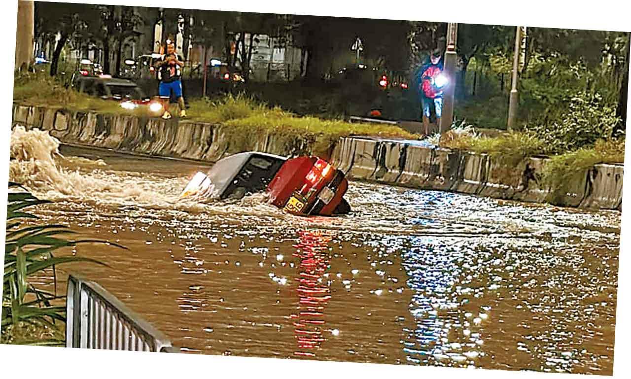 長沙灣爆水管路陷