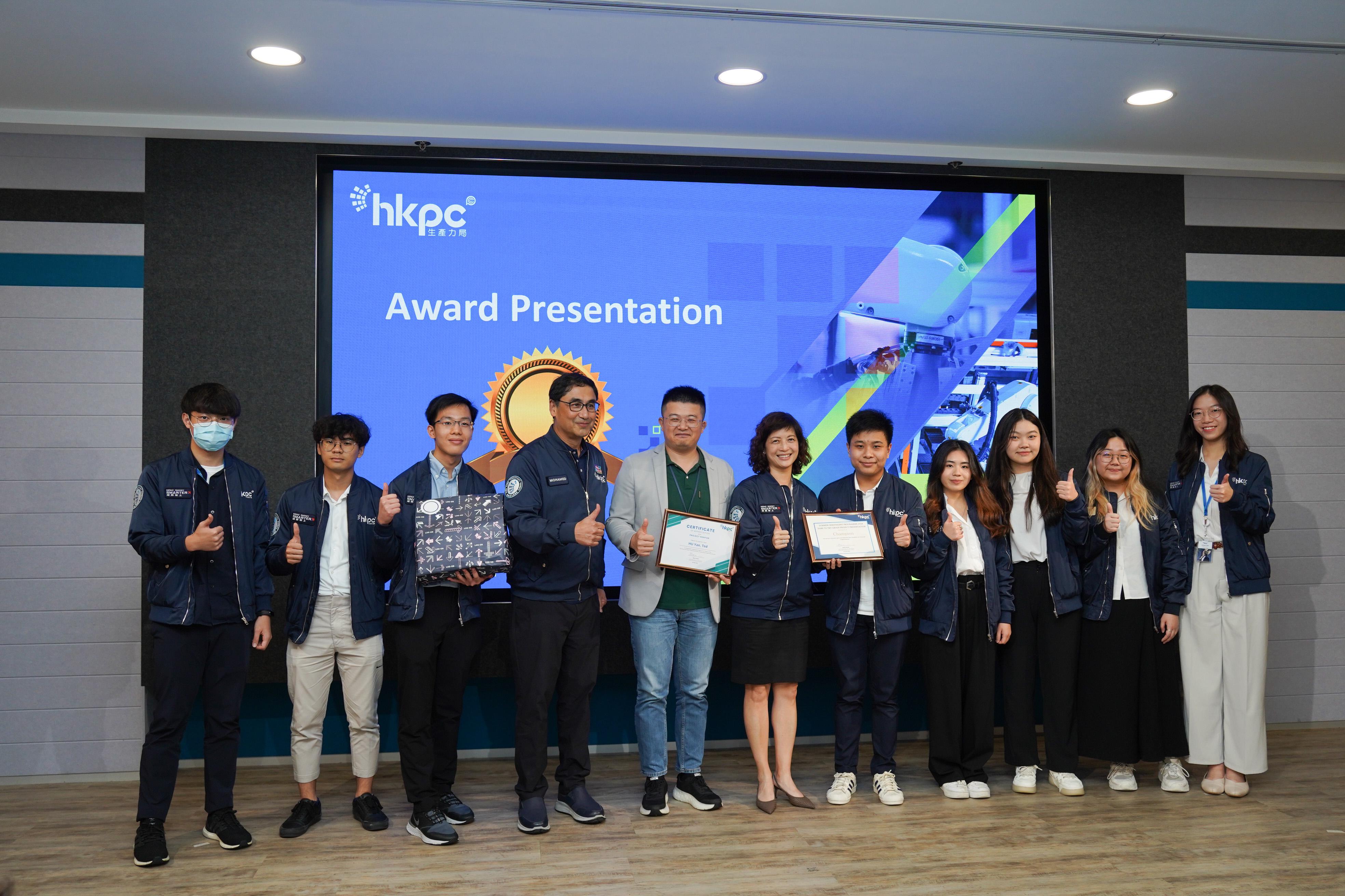 6組實習生向專家評審團匯報實習計劃的畢業作品,最終由「Tea-Incorporated Socks」脫穎而出,成為本屆夏季實習計劃最佳畢業作品。