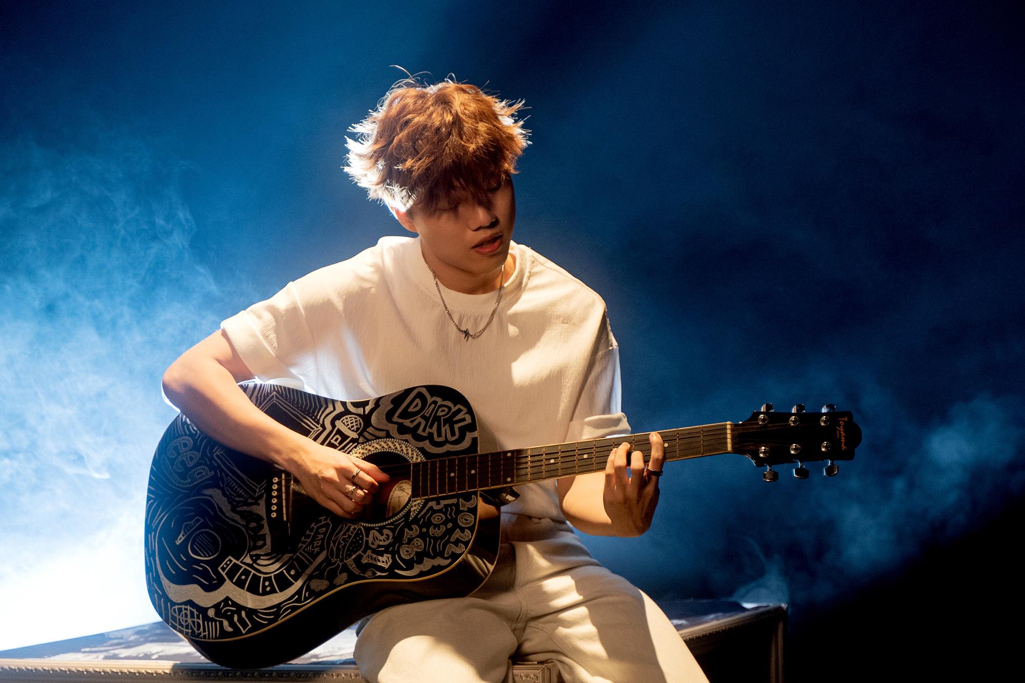 這次是Dark真正以個人身份發佈的作品。