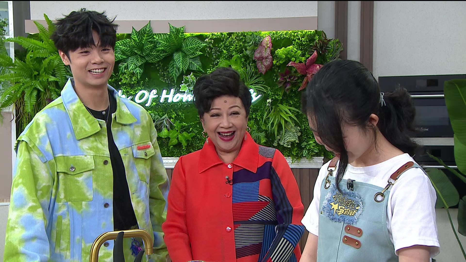 家燕姐聽到愛琳六歲就開始下廚,嚇了一跳。