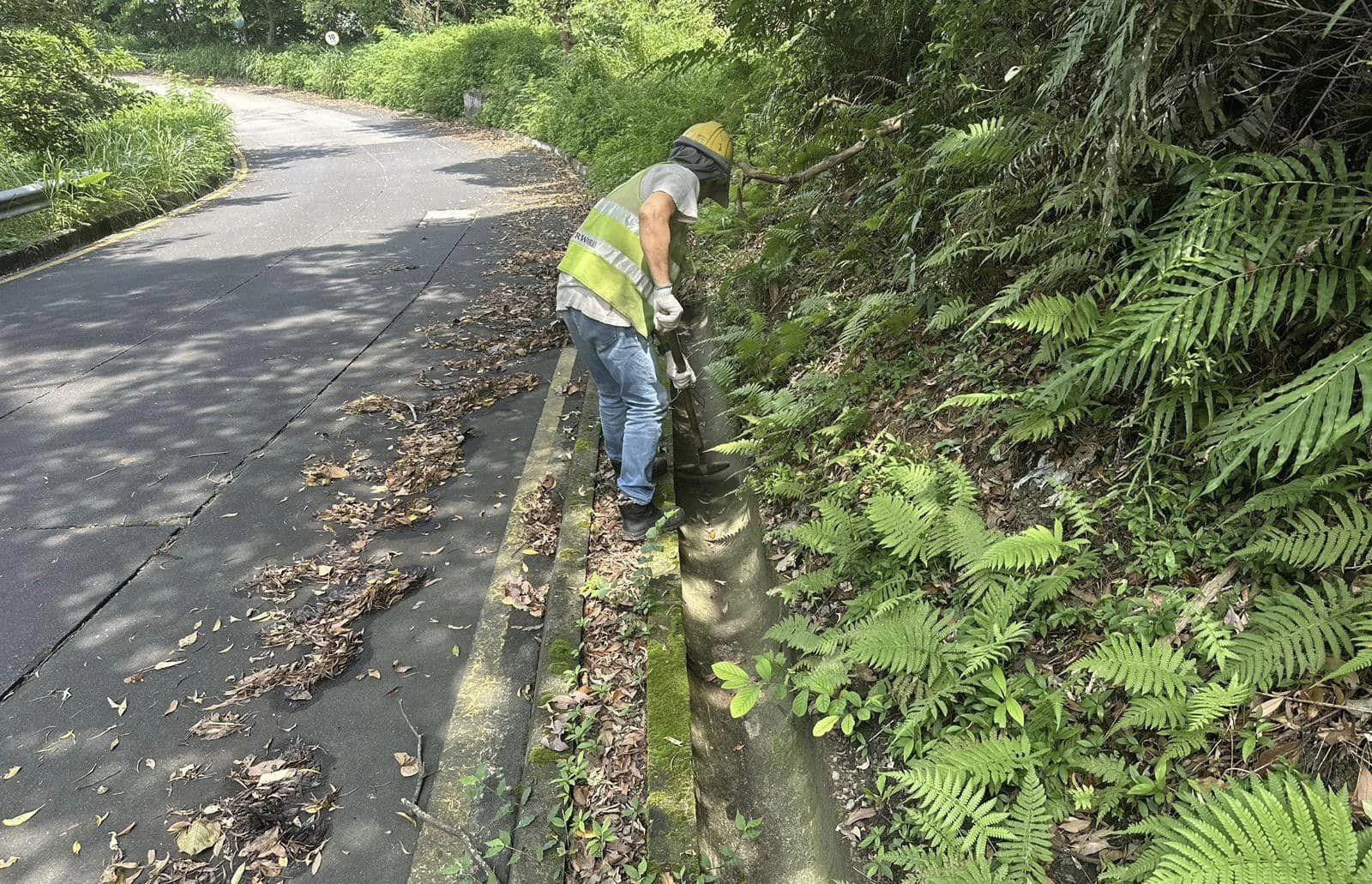 陳國基已指示各部門做好準備,以及應急和善後部署,特別提醒各部門為颱風和大雨帶來的水浸、山泥傾瀉、塌樹等風險做好準備。(陳國基FB)