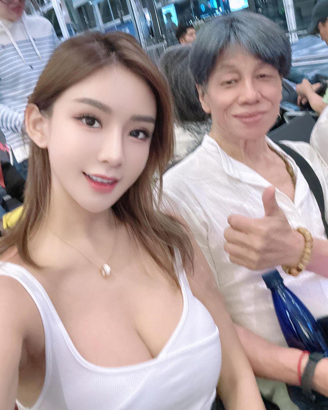 劉子儀分享跟梁小龍的合照,引發網民熱議。