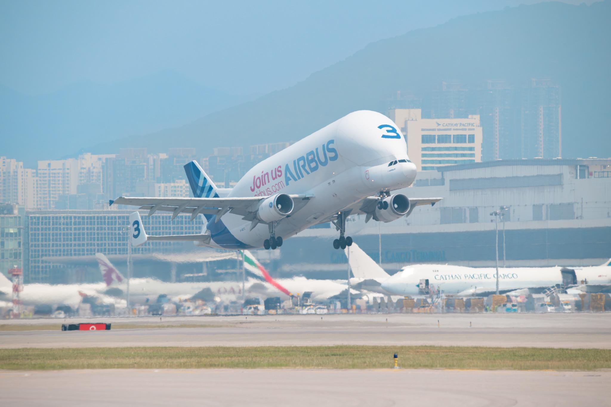 「大白鯨」空中巴士首次在香港機場著陸 外表像鯨魚全球只有5架