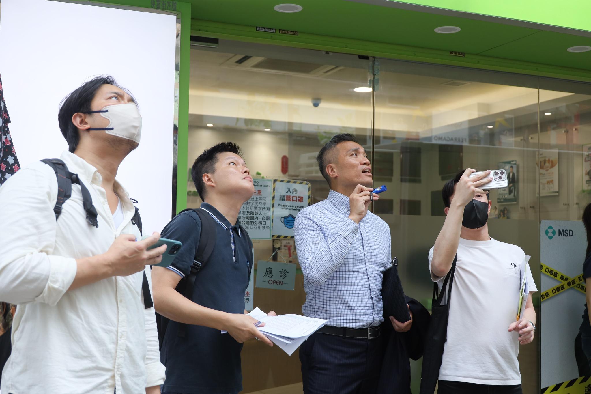 屋宇署聯同三個專業學會勘察樓宇。(屋宇署FB)