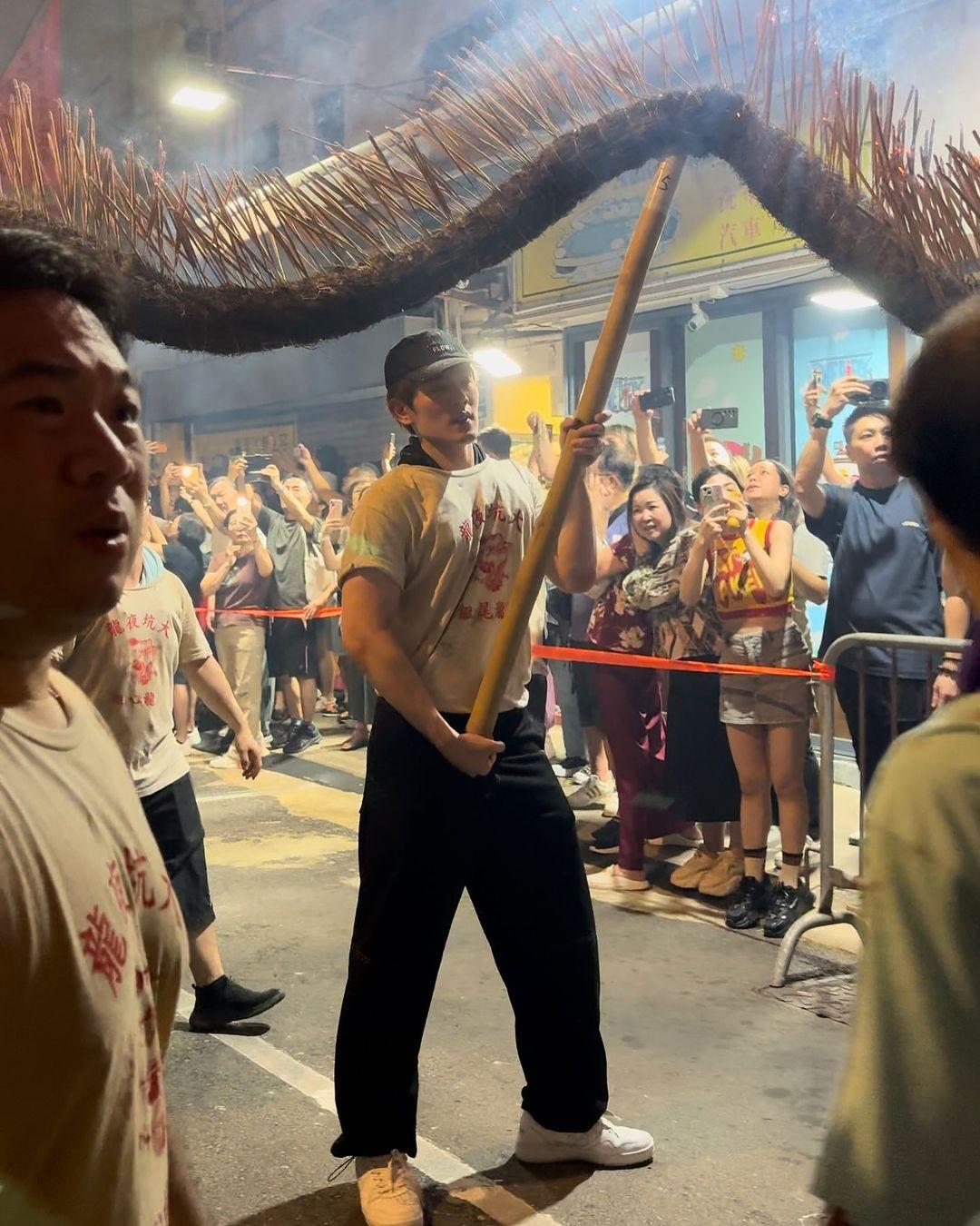 洪助昇相隔9年再次舞火龍。