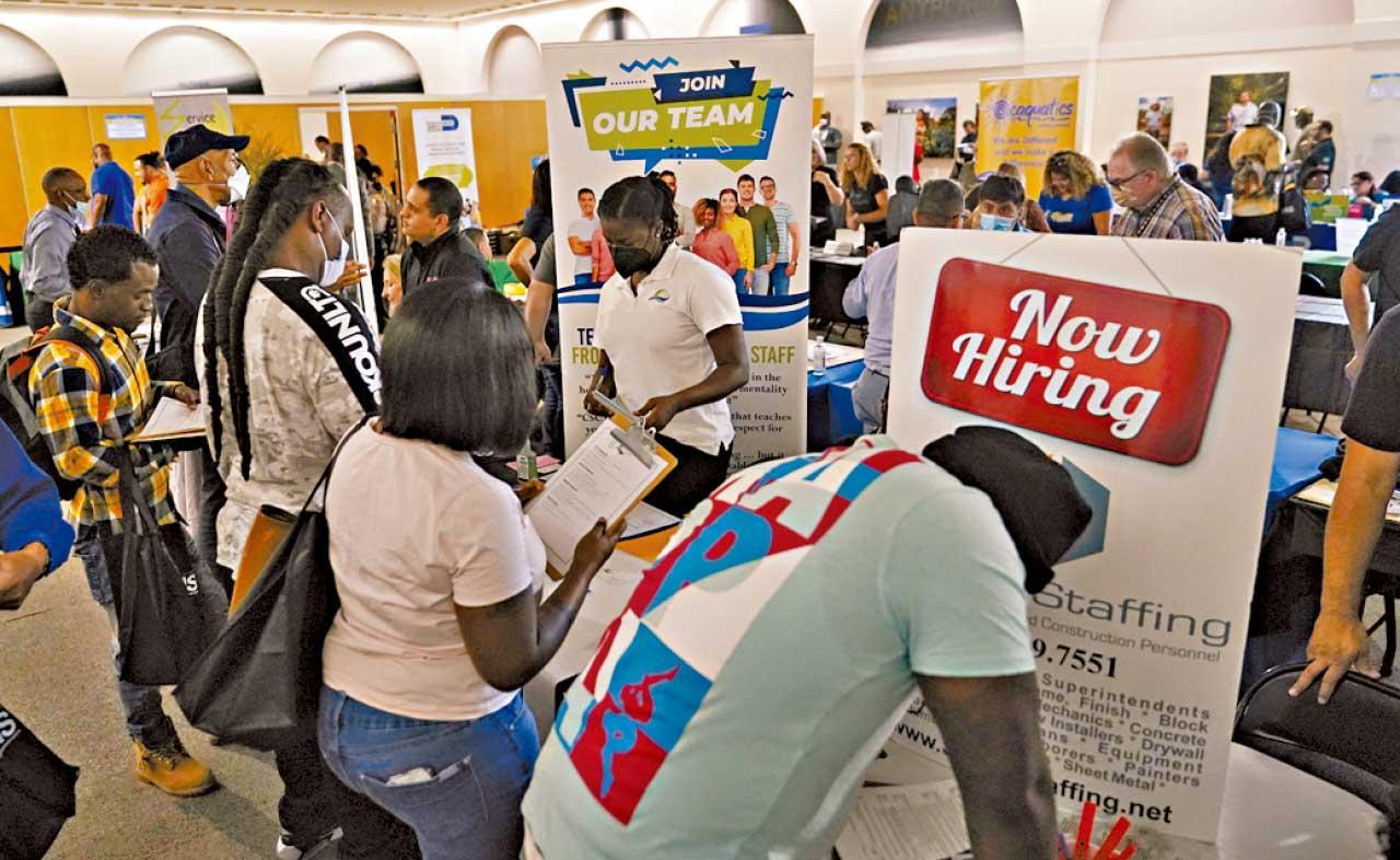 美股是好或淡倉都顫抖等待今晚公布非農數據後的漲跌變化(資料圖片)