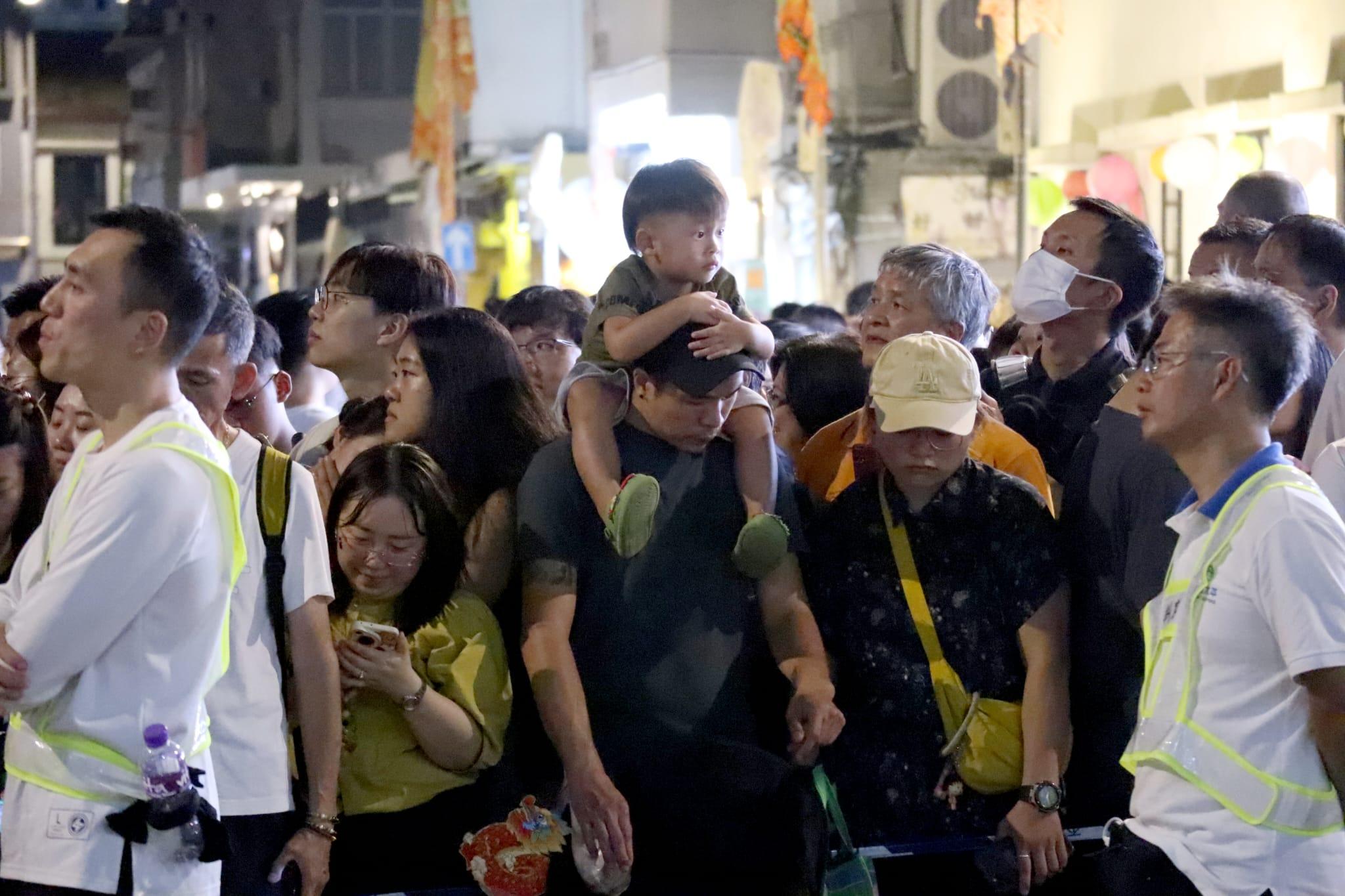 大批市民到場欣賞。(鍾式明攝)