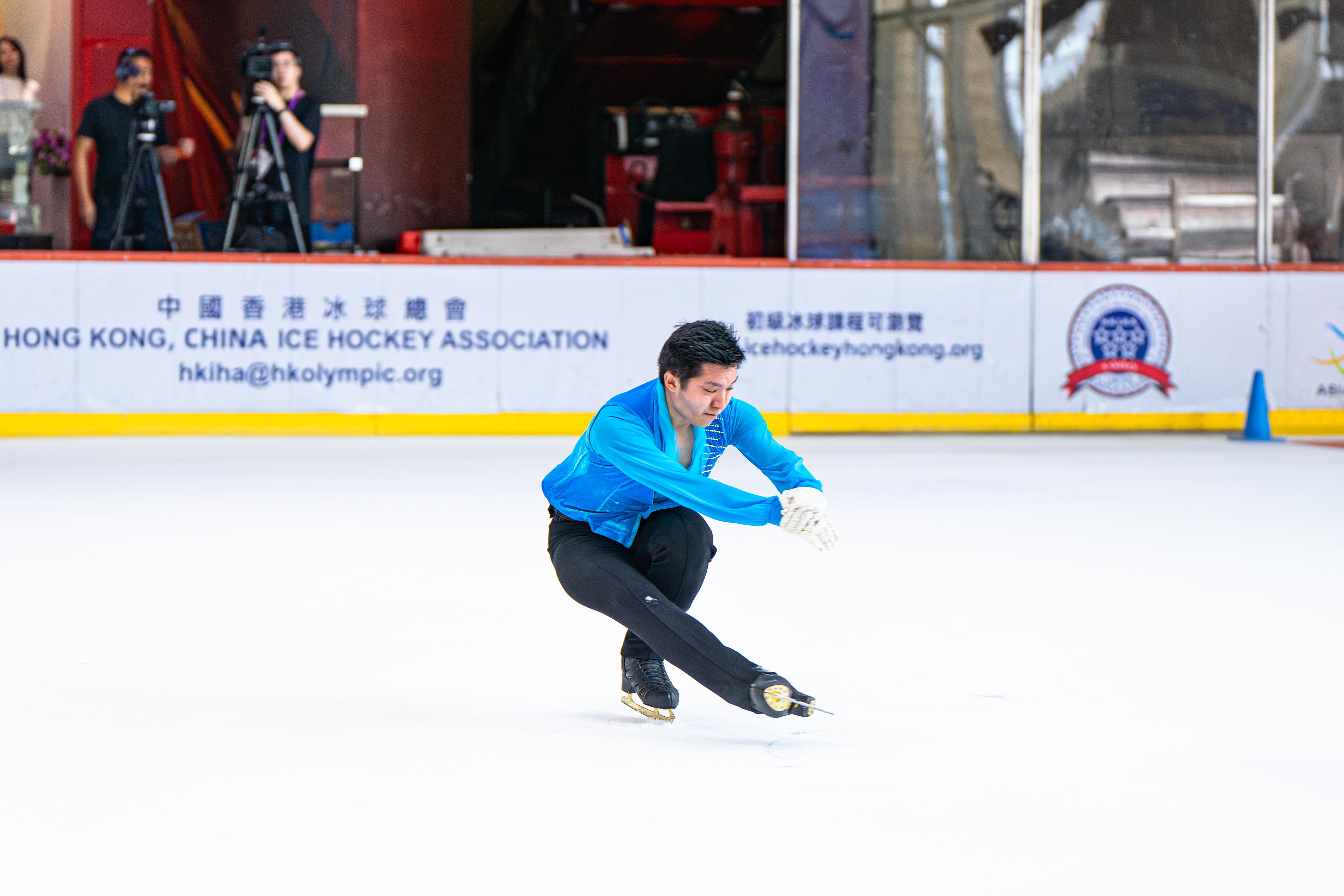 6次奪得香港花樣滑冰錦標賽冠軍的李厚賢在揭幕禮前表演