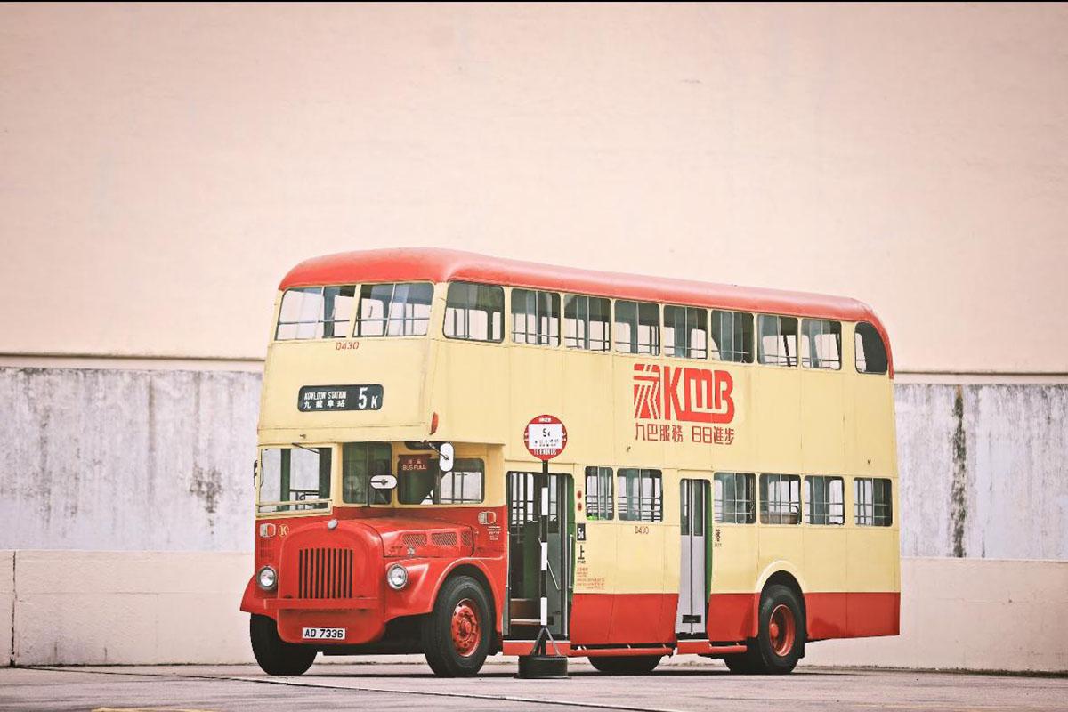 九巴正復修已退役的丹拿E「長牛」巴士。(九巴提供)