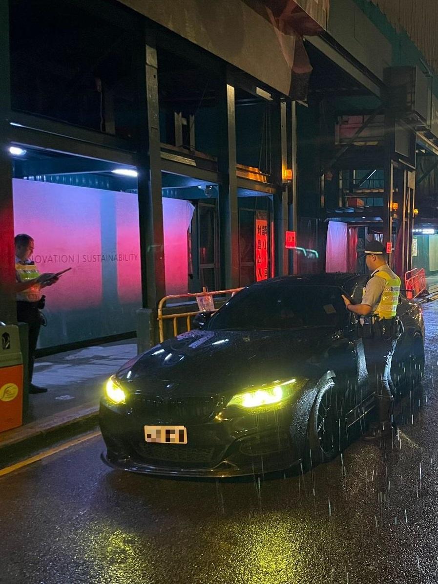 警中秋假期打擊酒駕藥駕等罪拘11人 出動隱型戰車捉非法賽車超速