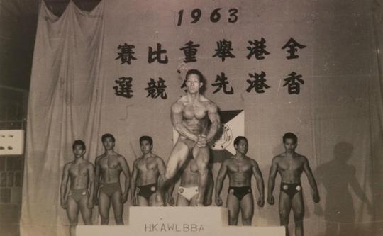 早於1963年,李海生曾參選「香港先生」。