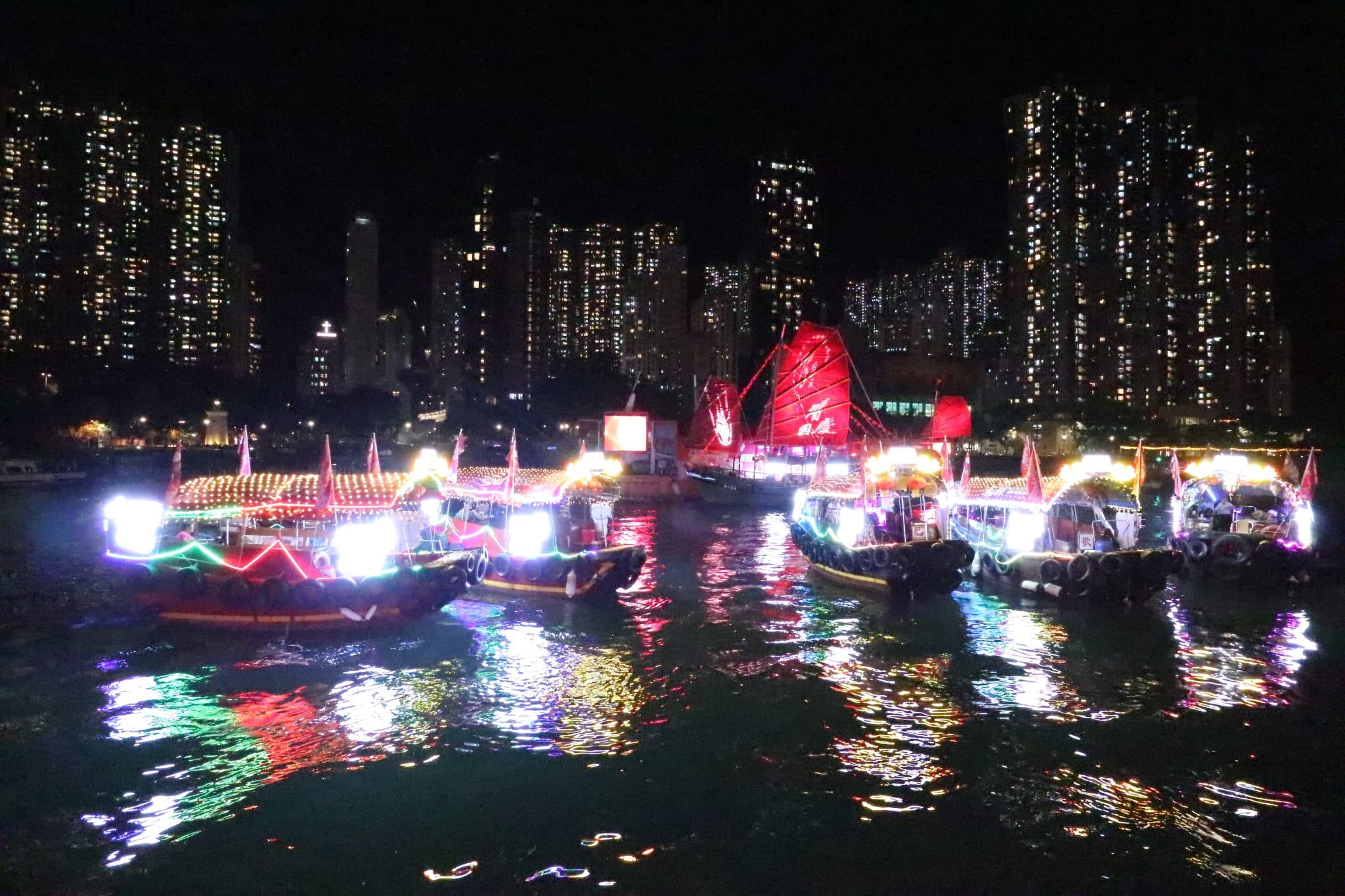 南區舉辦以大熊貓為主題的綵艇活動。(鍾式明攝)