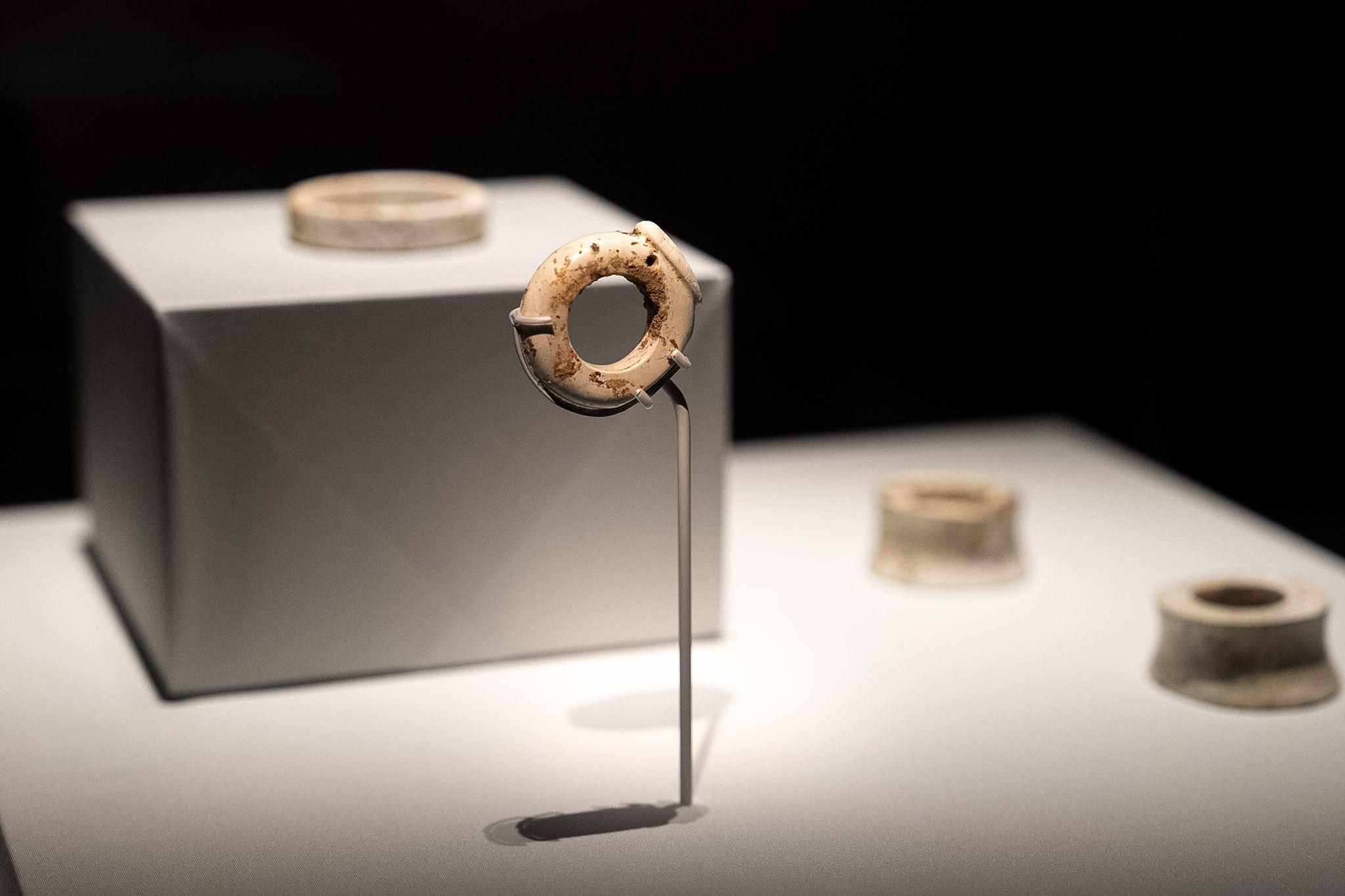 展覽展出約110件(套)文物。(林靄怡攝)