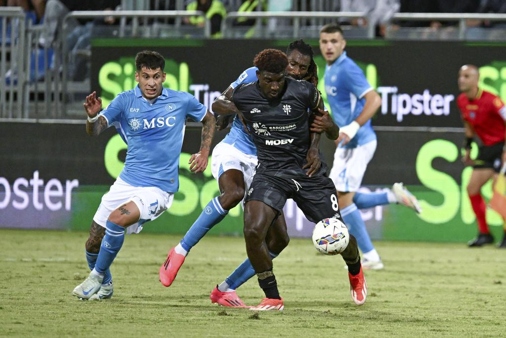 拿玻里4:0大勝卡利亞里。(美聯社)