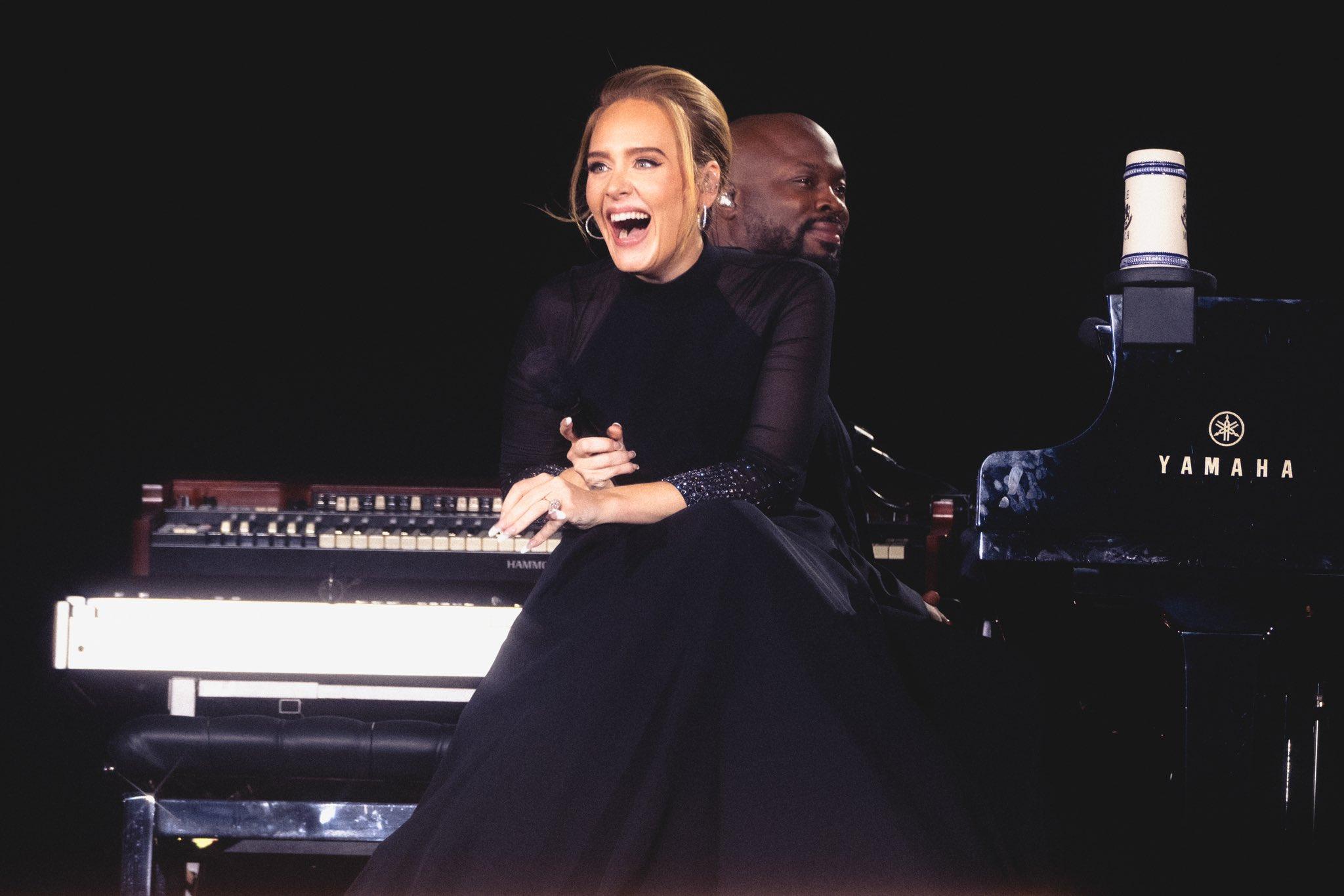 Adele 10月於拉斯維加斯舉行10場大型演唱會,之後將會休息一段長時間。