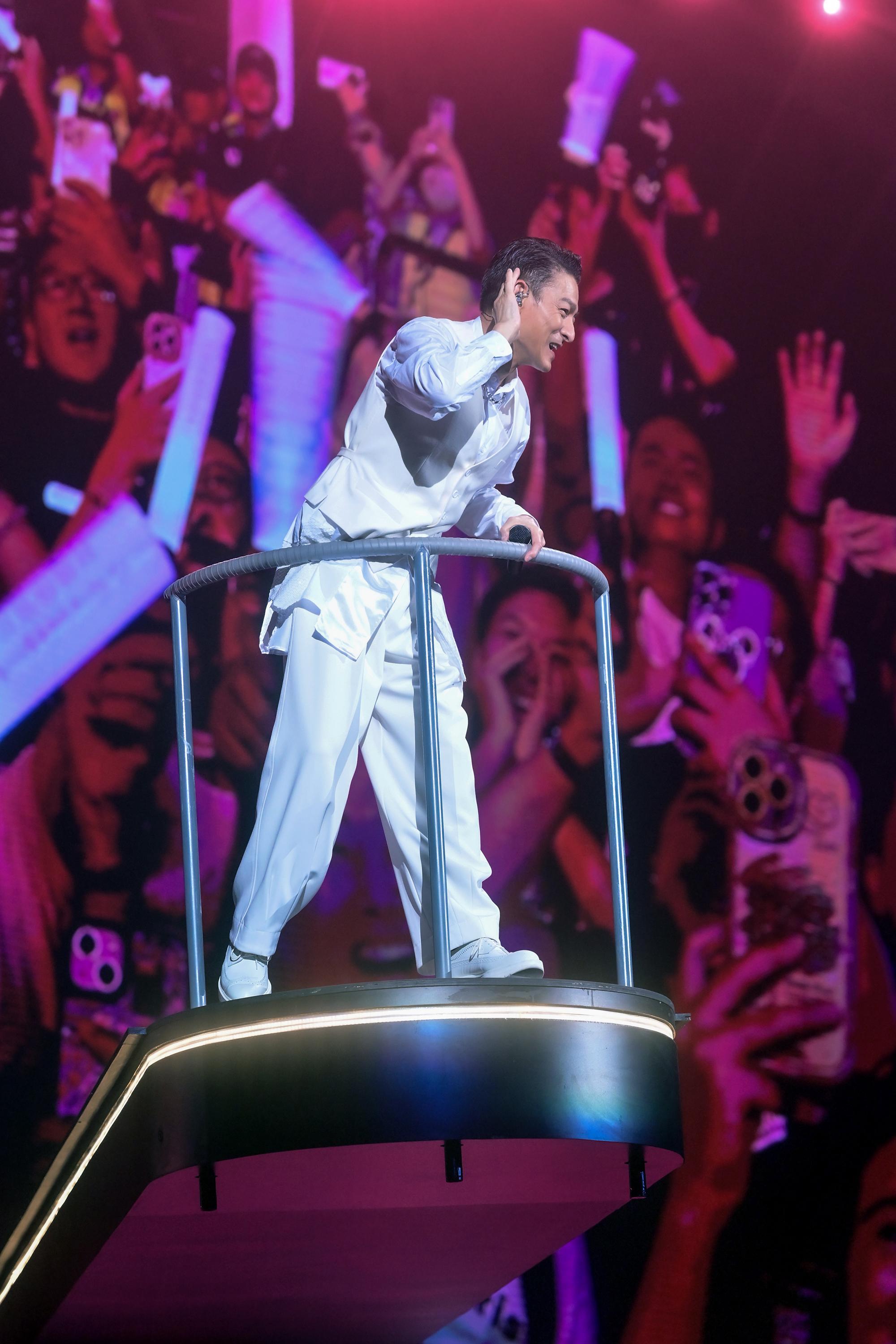 劉德華完成深圳尾站,連他自己也感覺依依不捨。