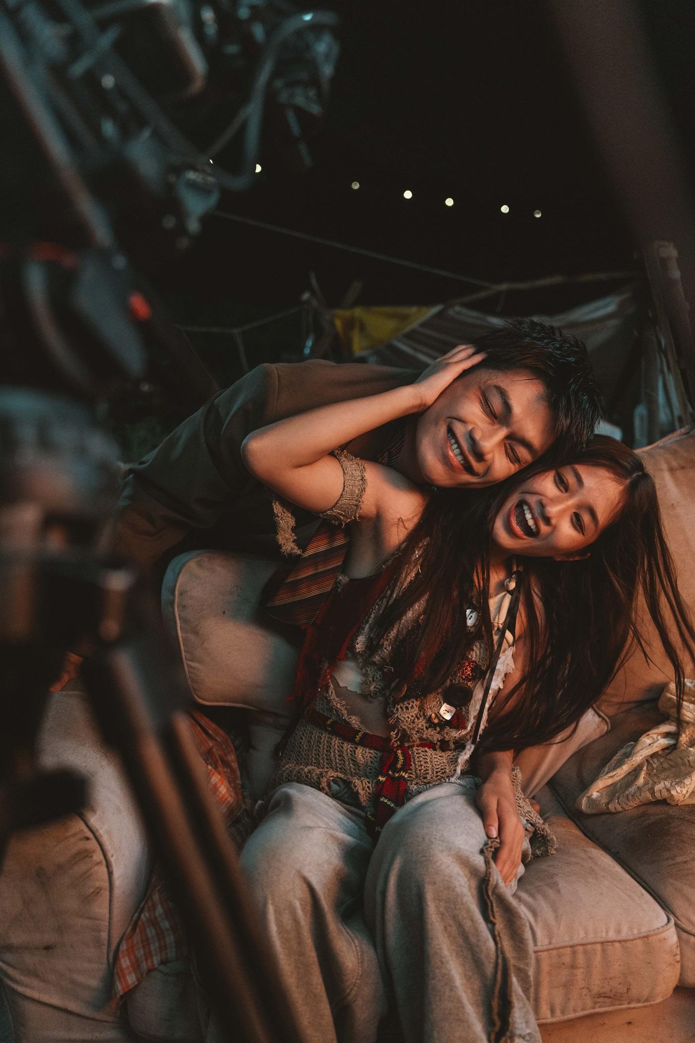 柯煒林在泰妹新歌《You are so cool》MV,獲讚靚仔又好charm。