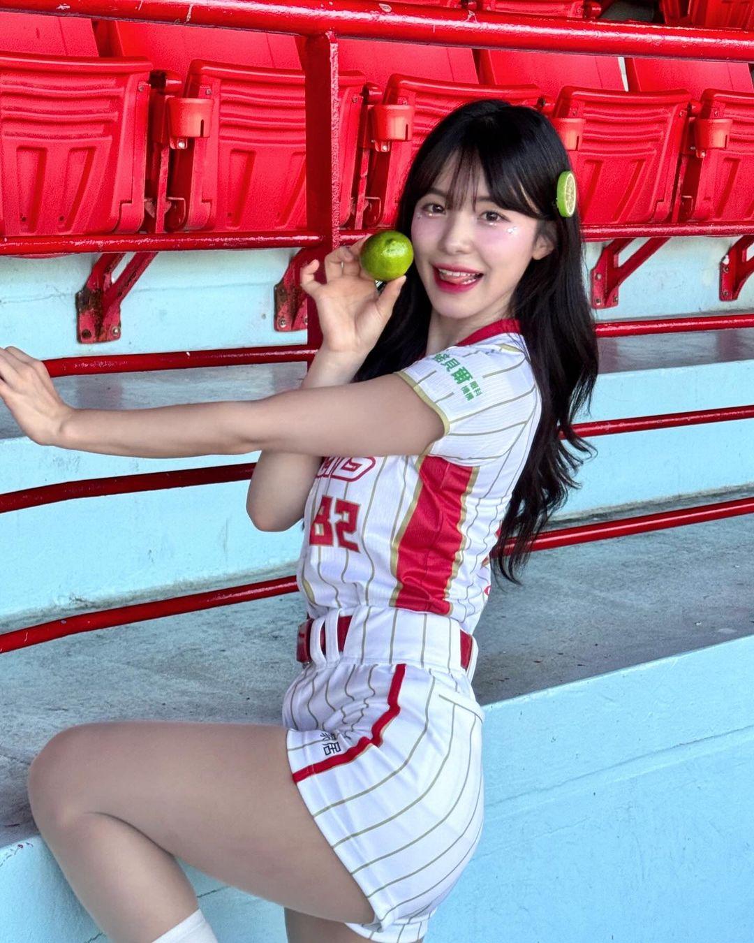 啦啦隊女神李多慧이다혜@le_dahye