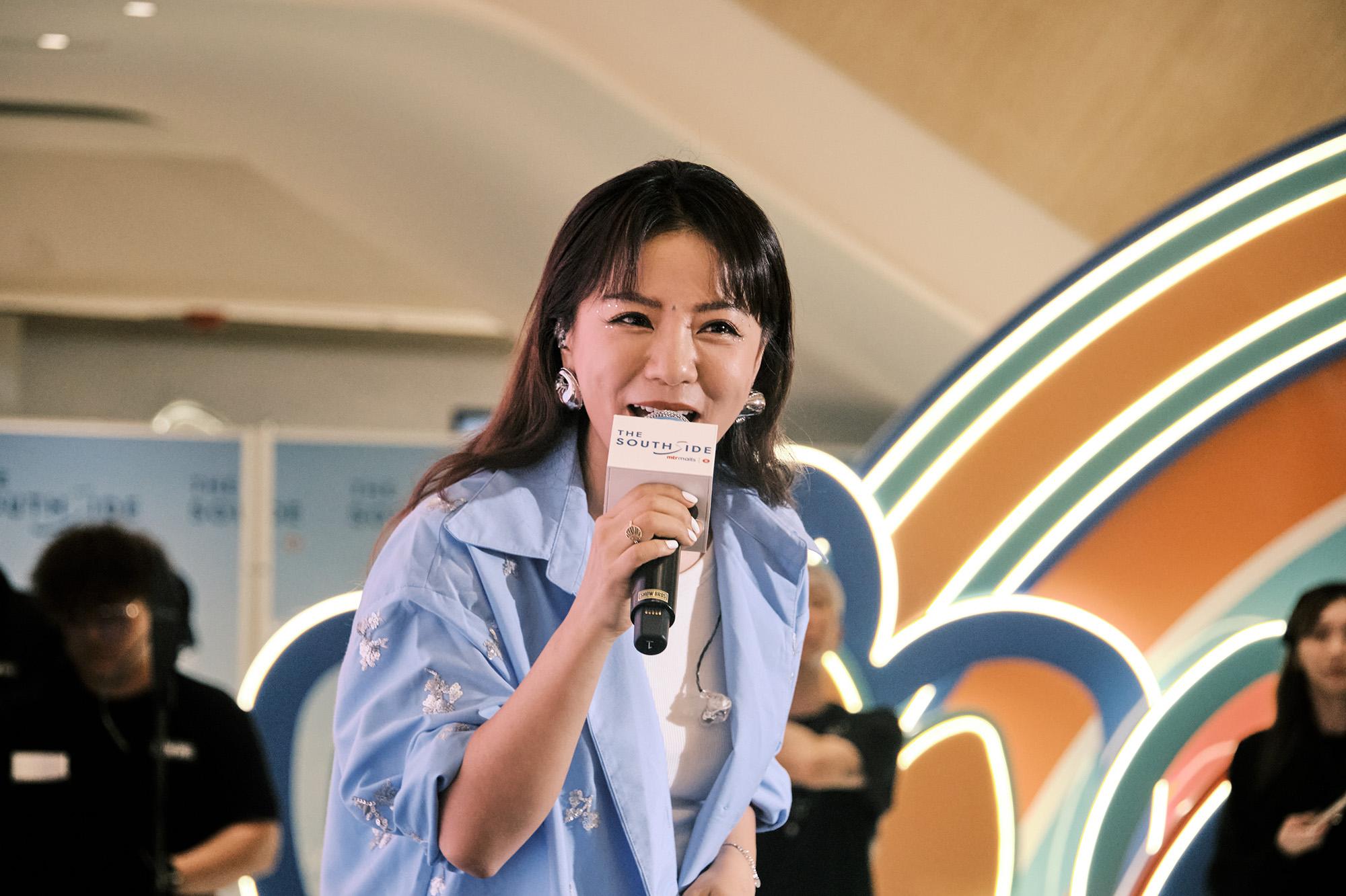 丁噹將於9月21日在香港舉行《當我們再一起》演唱會。