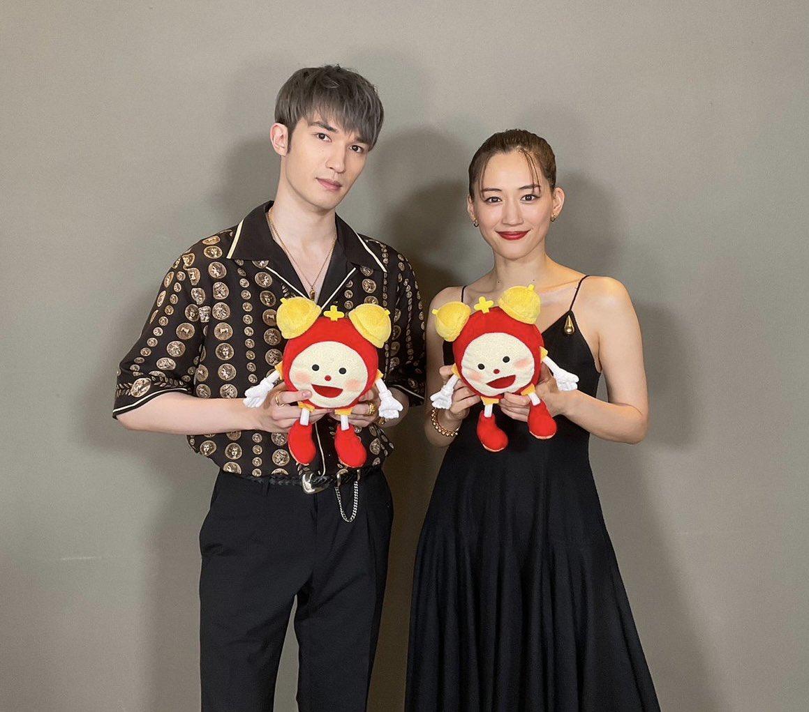 綾瀨遙跟Jesse前年合作電影《Revolver Lily》秘密撻着。