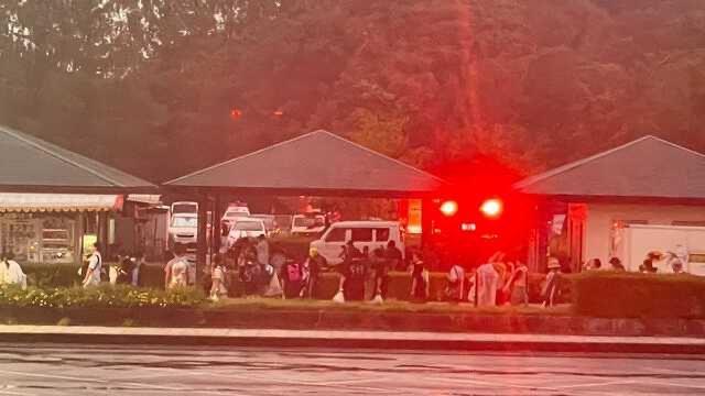 在日本一場戶外音樂會出現雷電。(X)