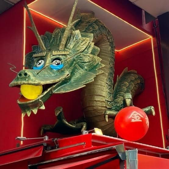 金龍的眼變成水汪汪狀態。(X)