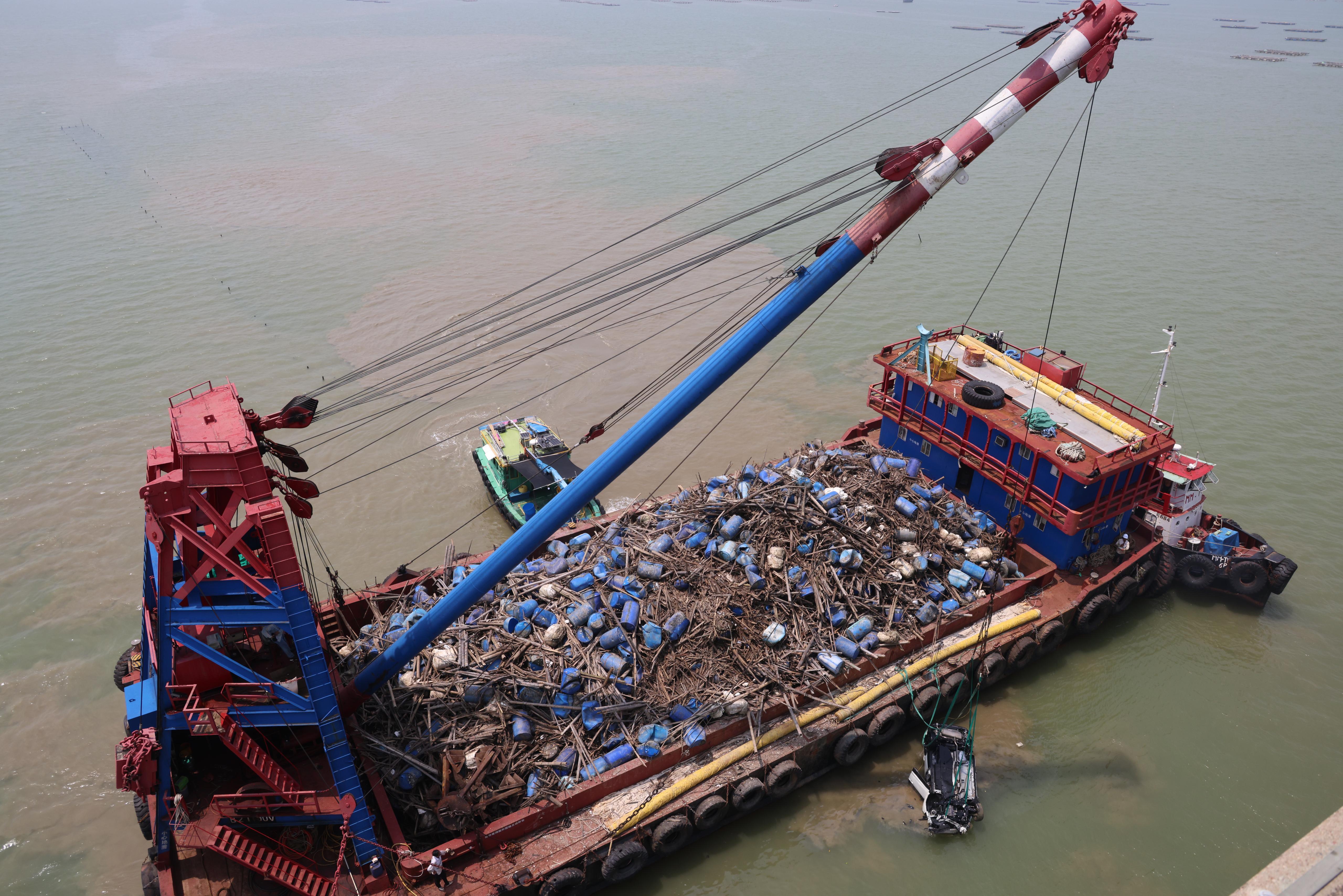 隨後警方將涉事私家車打撈,並送到大欖涌車輛扣留中心。(資料圖片)