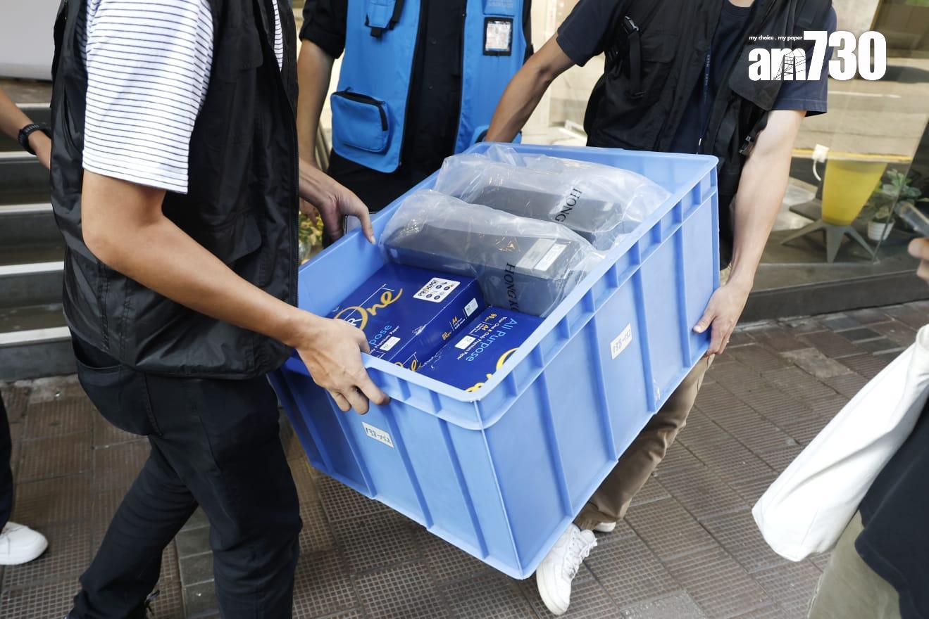 海關人員昨日下午到場調查,並帶走證物。(資料圖片/林俊源攝)