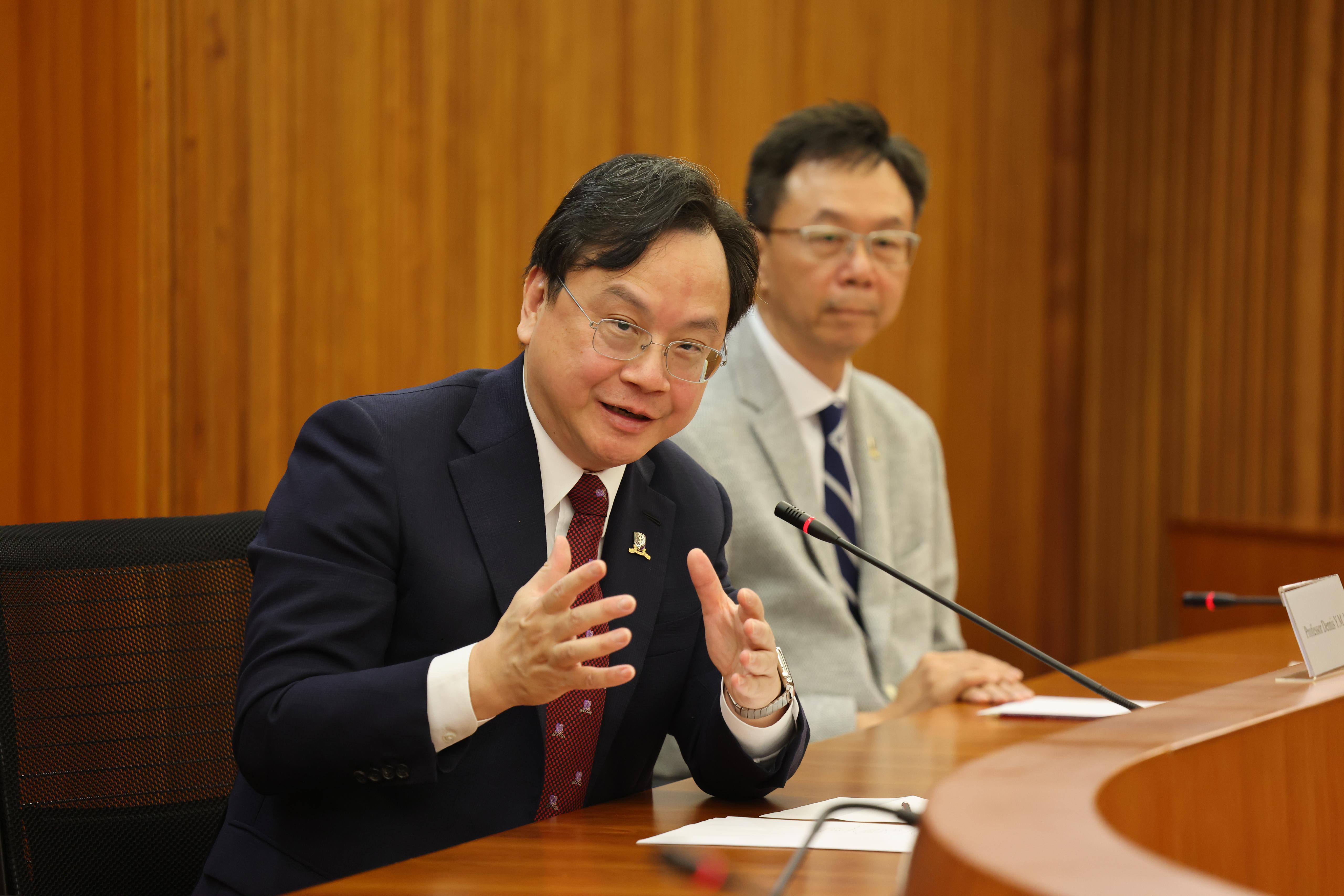 盧煜明指,2019年所發生的對大學來說是前所未見的事情,現在大學已重拾正軌。